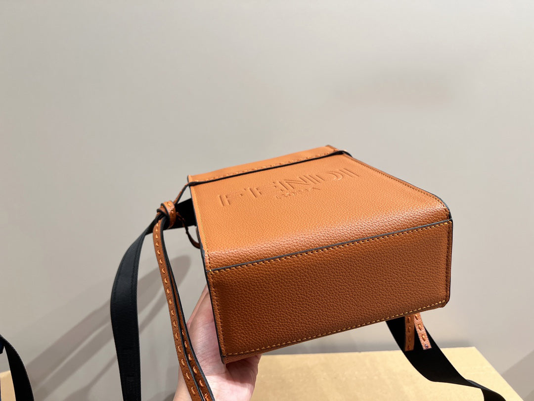 EN - Luxury Bags FEI 296