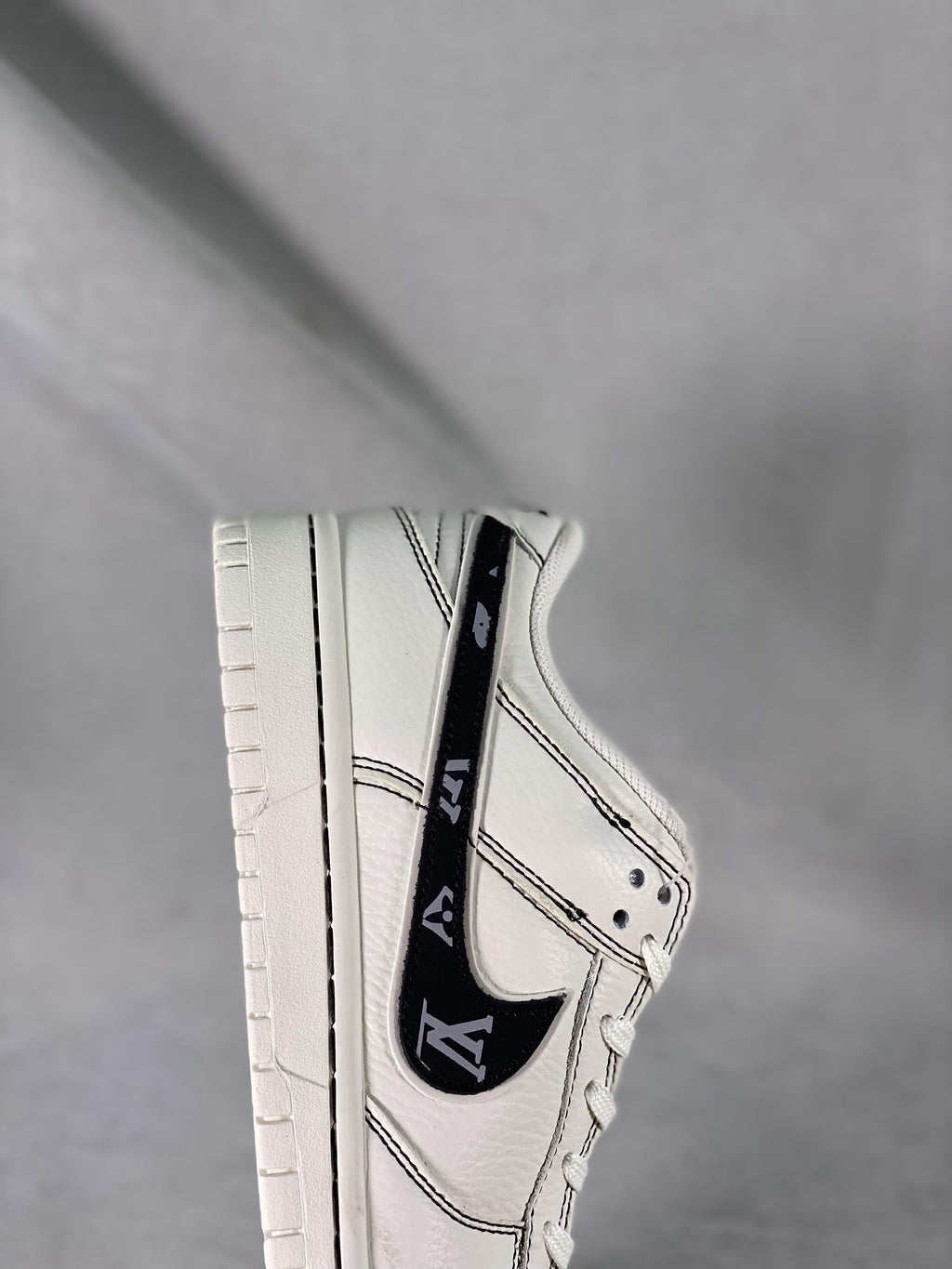 Designer Dunk SB Low x LV DD1391 106