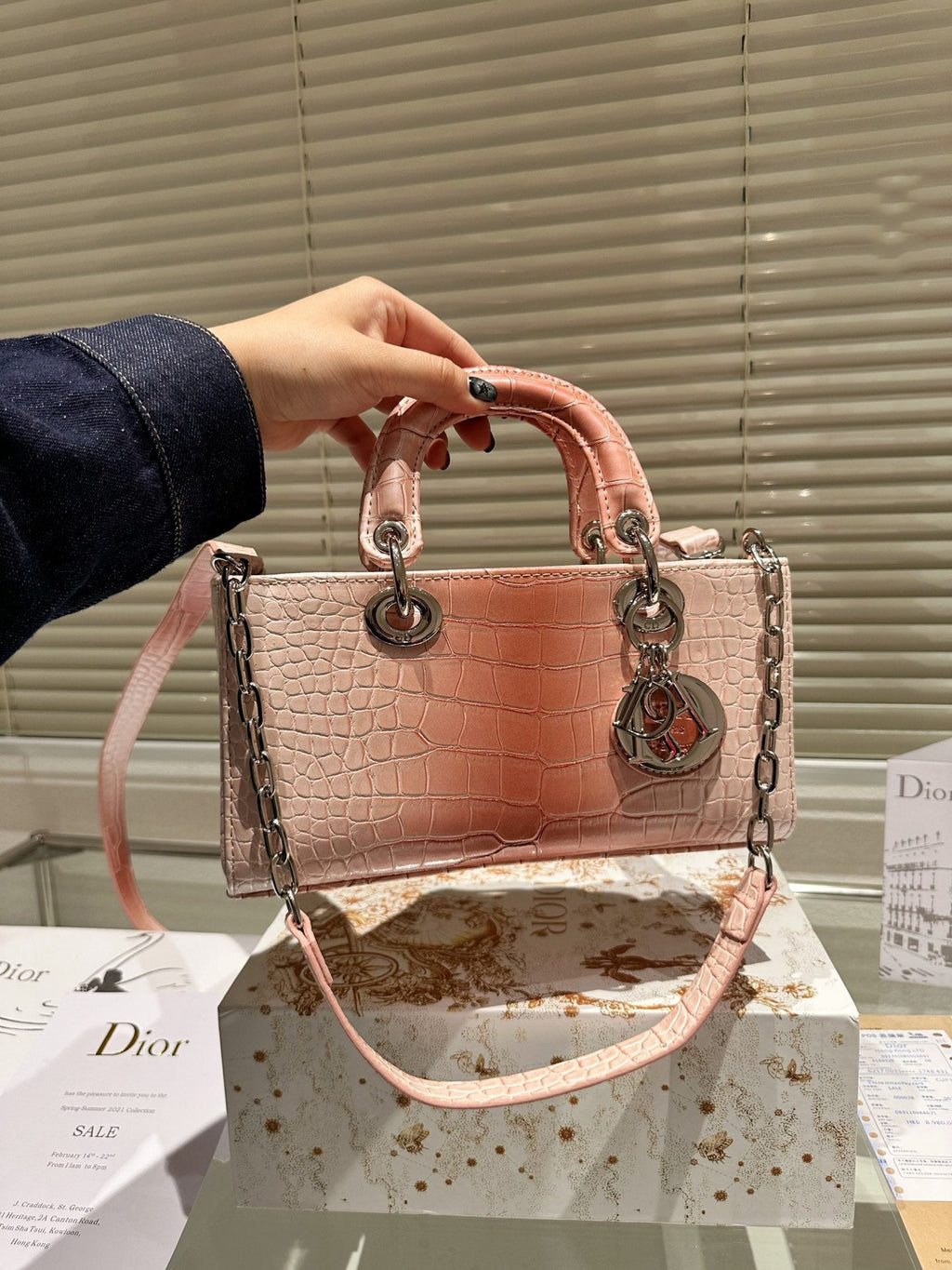 EN - Luxury Bags DIR 372