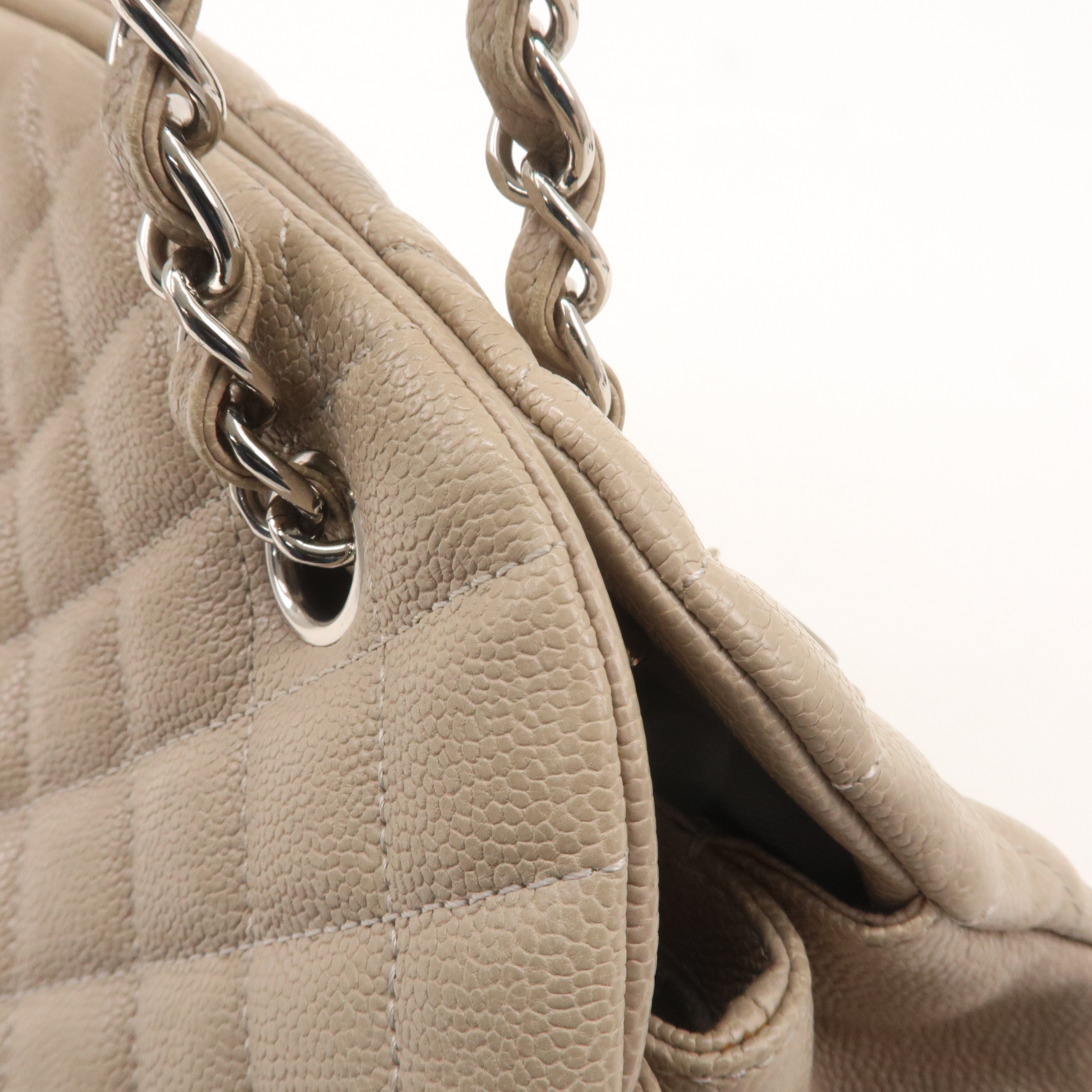 CHANEL Matelasse Mademoiselle Caviar Skin Chain Hand Bag A50556
