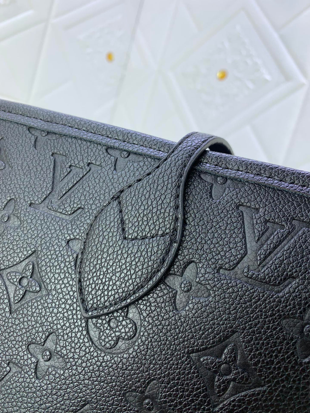 EN - Luxury Bags LUV 859