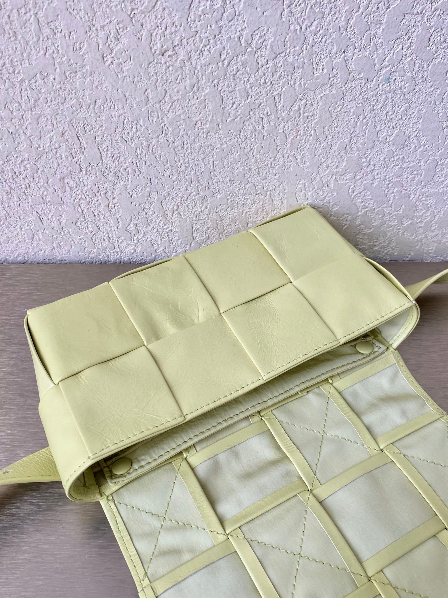 GLAMI Cassette Belt Bag Lemon, For Women, Bags 7.1in/18cm 651053VCQ729413