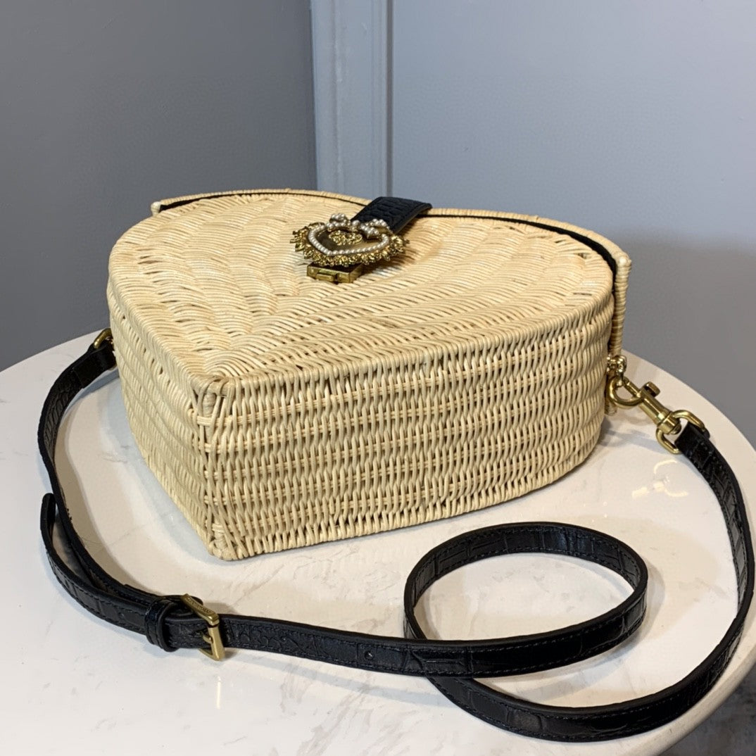 GLAMI Devotion Crystal Heart Wicker Top Handle Bag Beige For Women 10in/26cm GLAMI