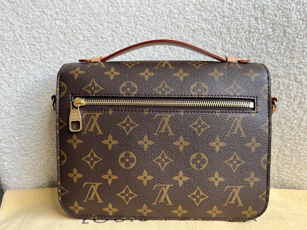 Louis Vuitton Pochette Metis Monogram (RRP £1,970)