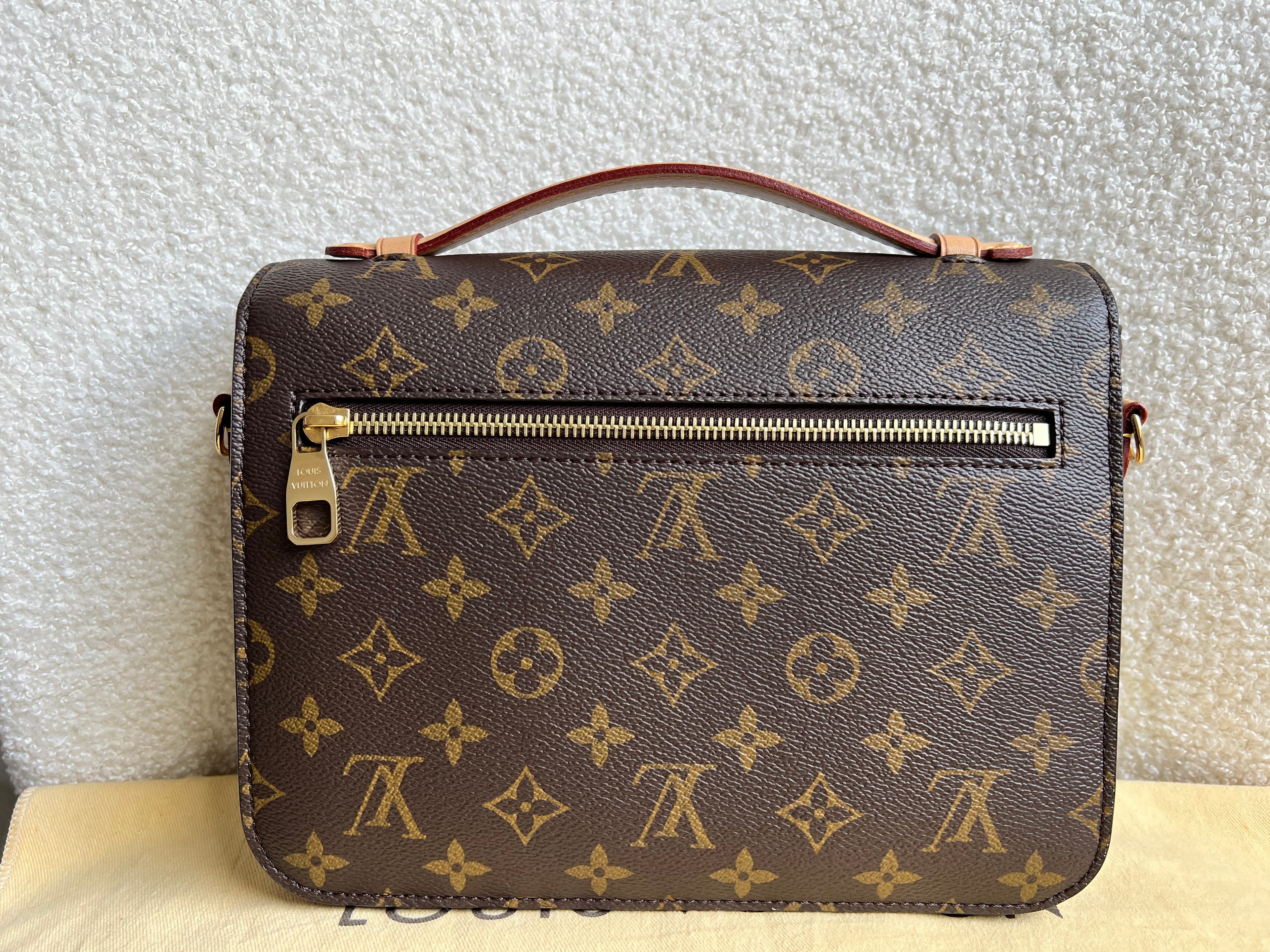 Louis Vuitton Pochette Metis Monogram (RRP £1,970)