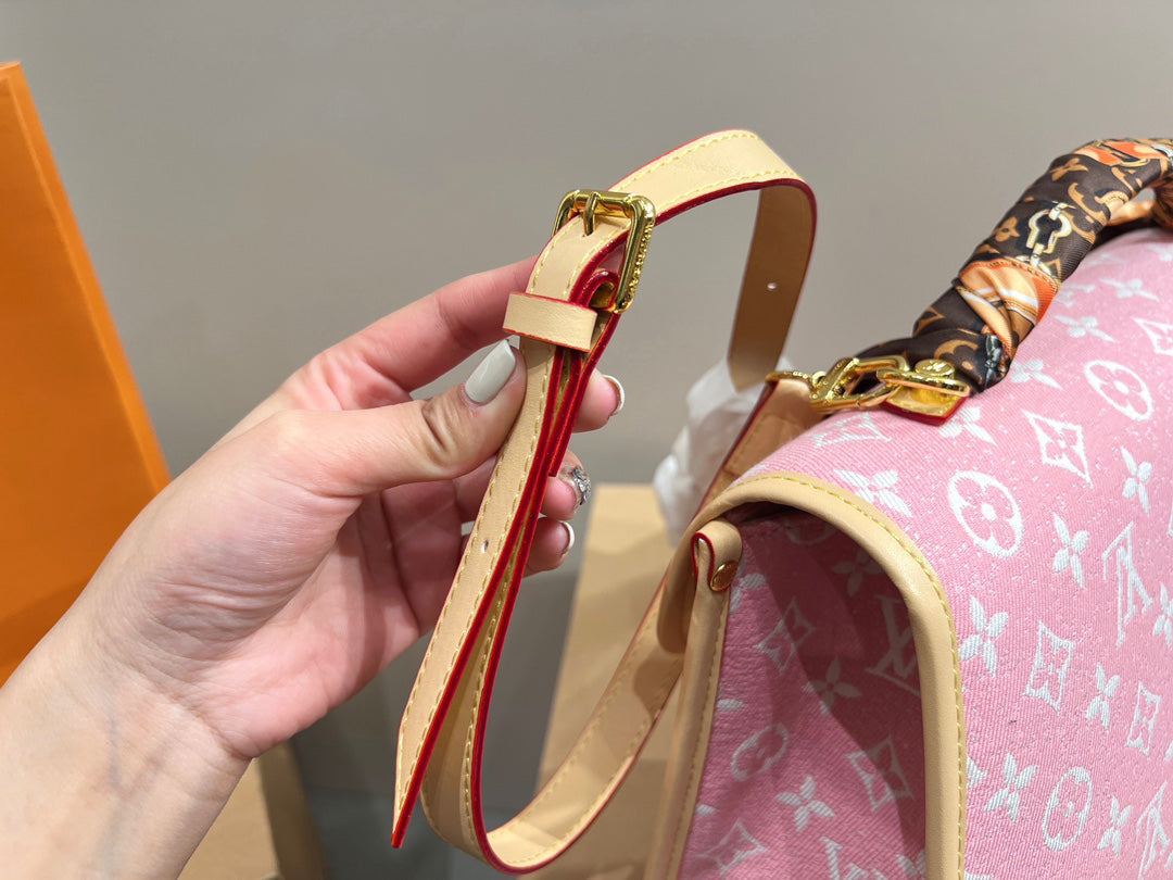 EN - Luxury Bags LUV 728