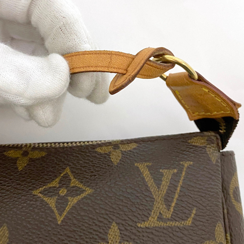 Pochette Flicie Monogram Clutch