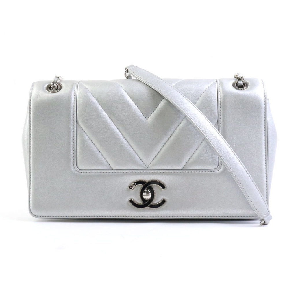 Chanel Chanel 19 Shoulder Bag Quilted