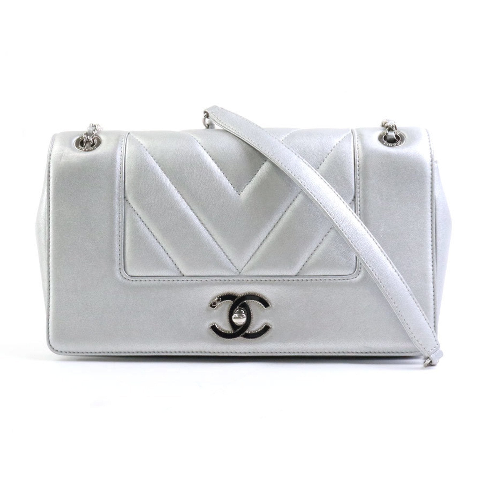 Chanel Chanel 19 Shoulder Bag Quilted