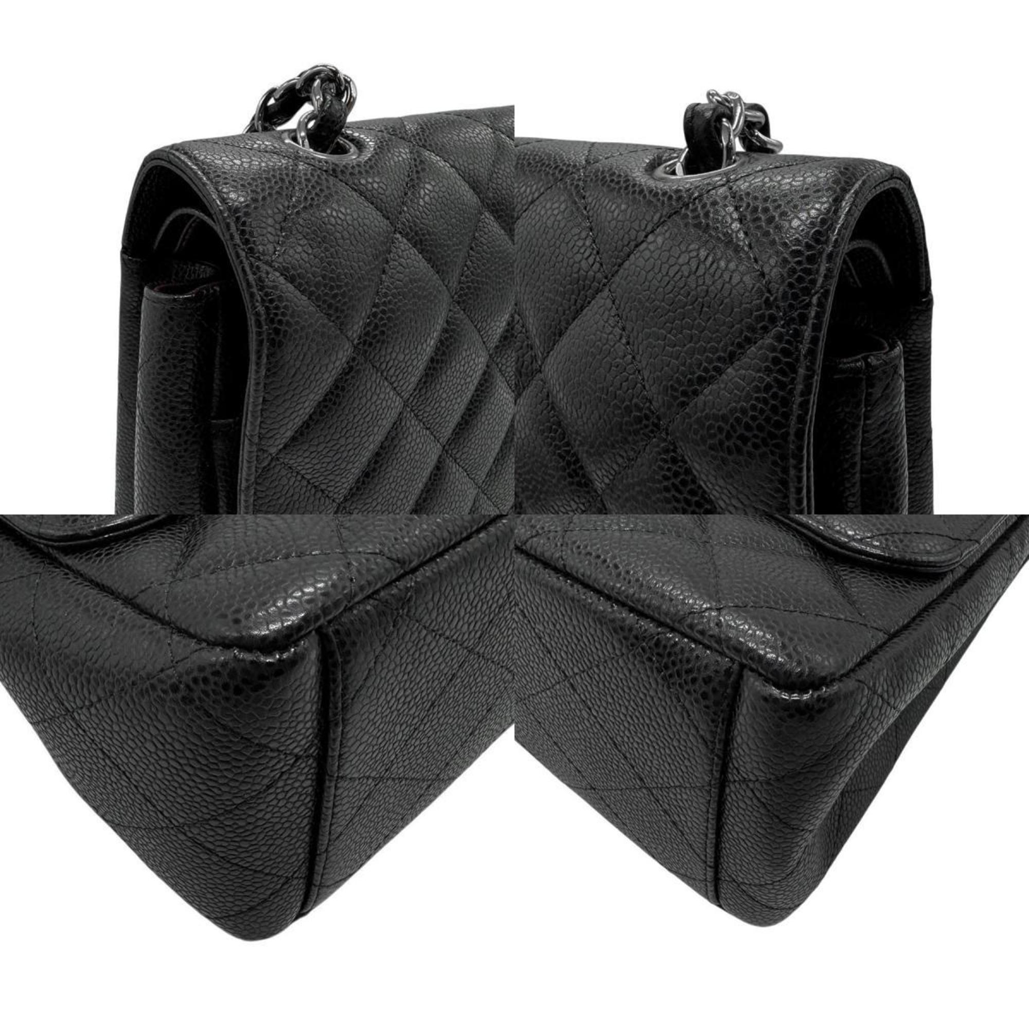 Chanel Classic Jumbo Shoulder Bag