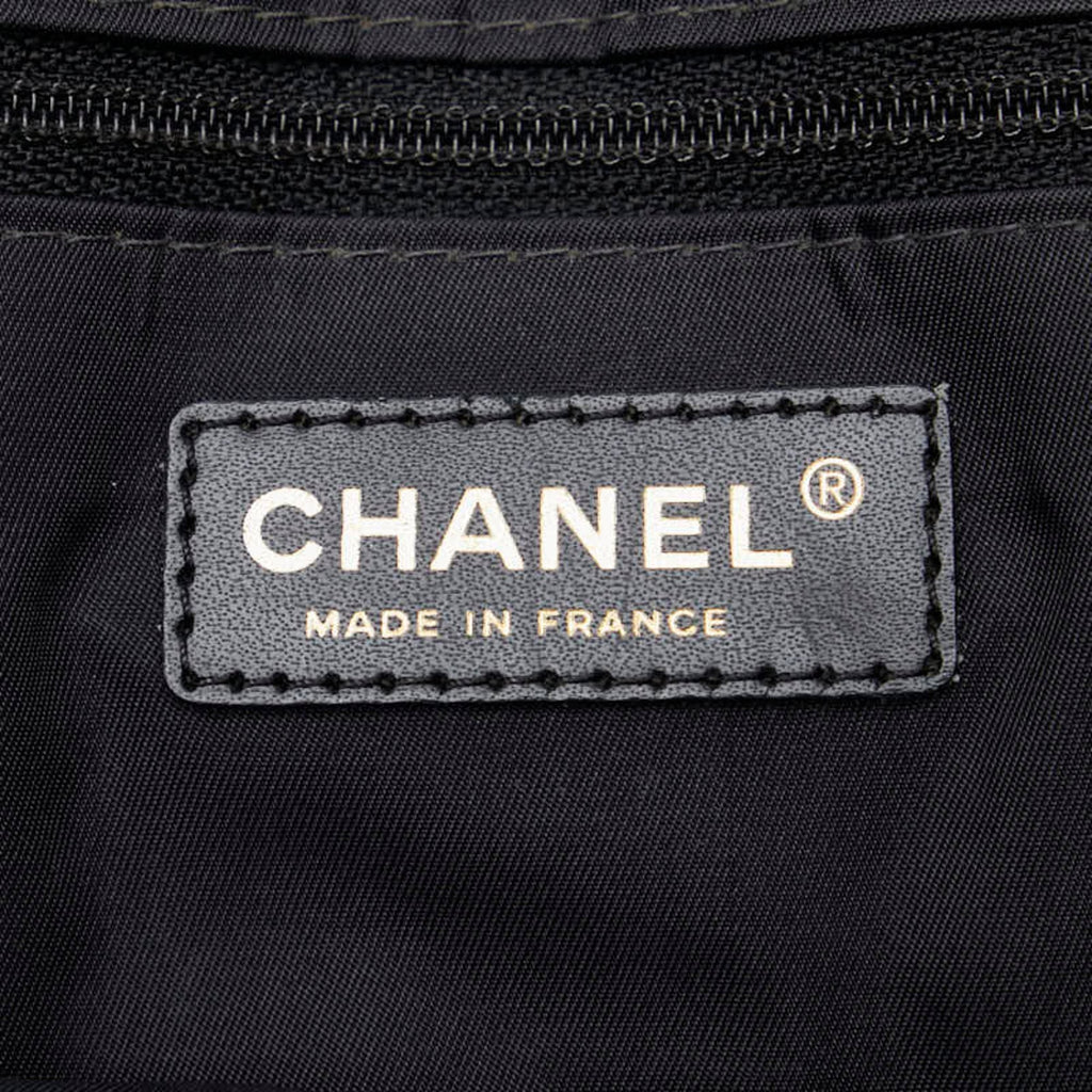 Chanel Quilted Tote Bag Model Black Tote