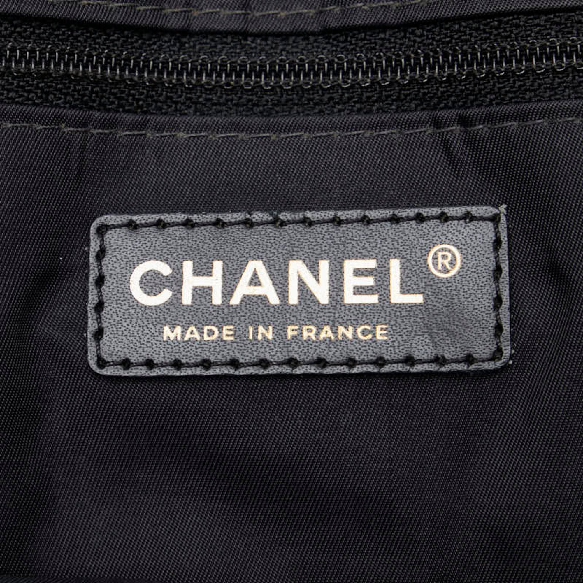 Chanel Quilted Tote Bag Model Black Tote