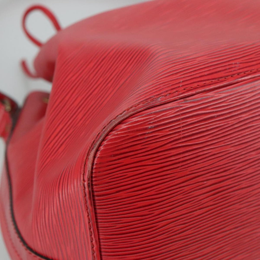 Classic Leather Shoulder Bag with Adjustable Strap