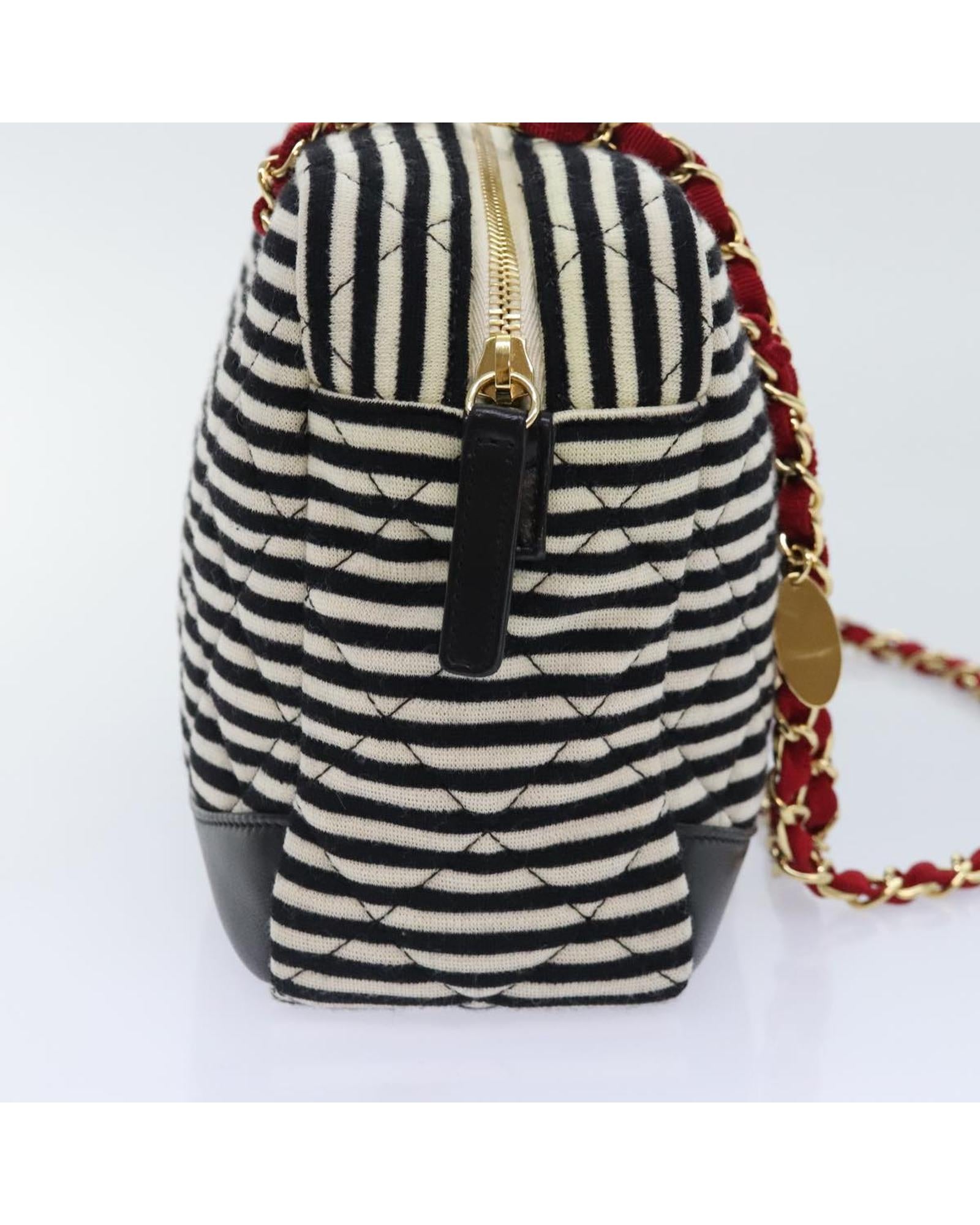 CHANEL Matelasse Chain Shoulder Bag with CC Logo