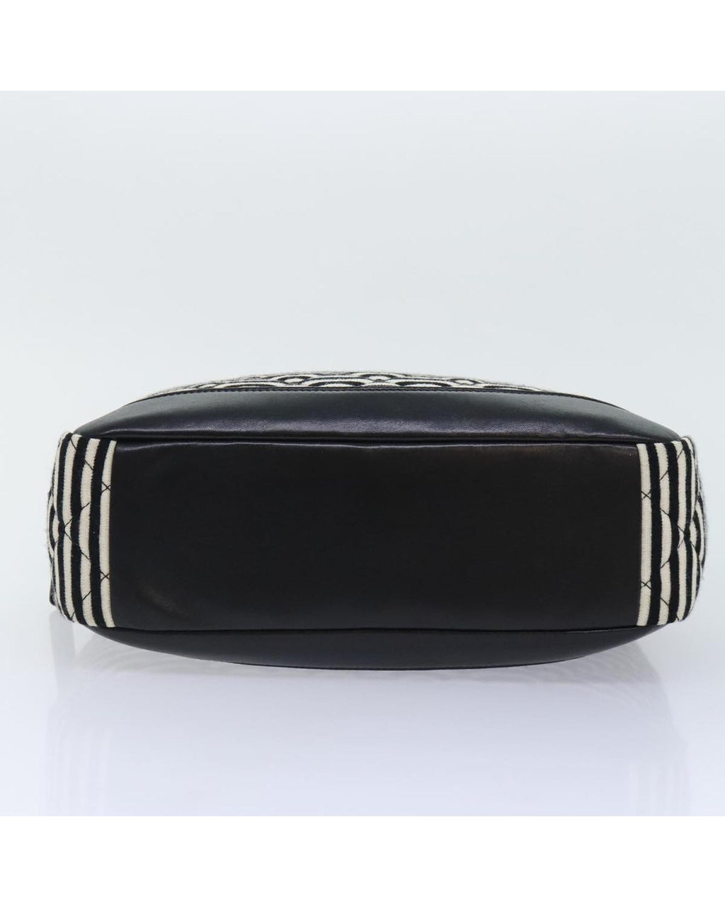 CHANEL Matelasse Chain Shoulder Bag with CC Logo