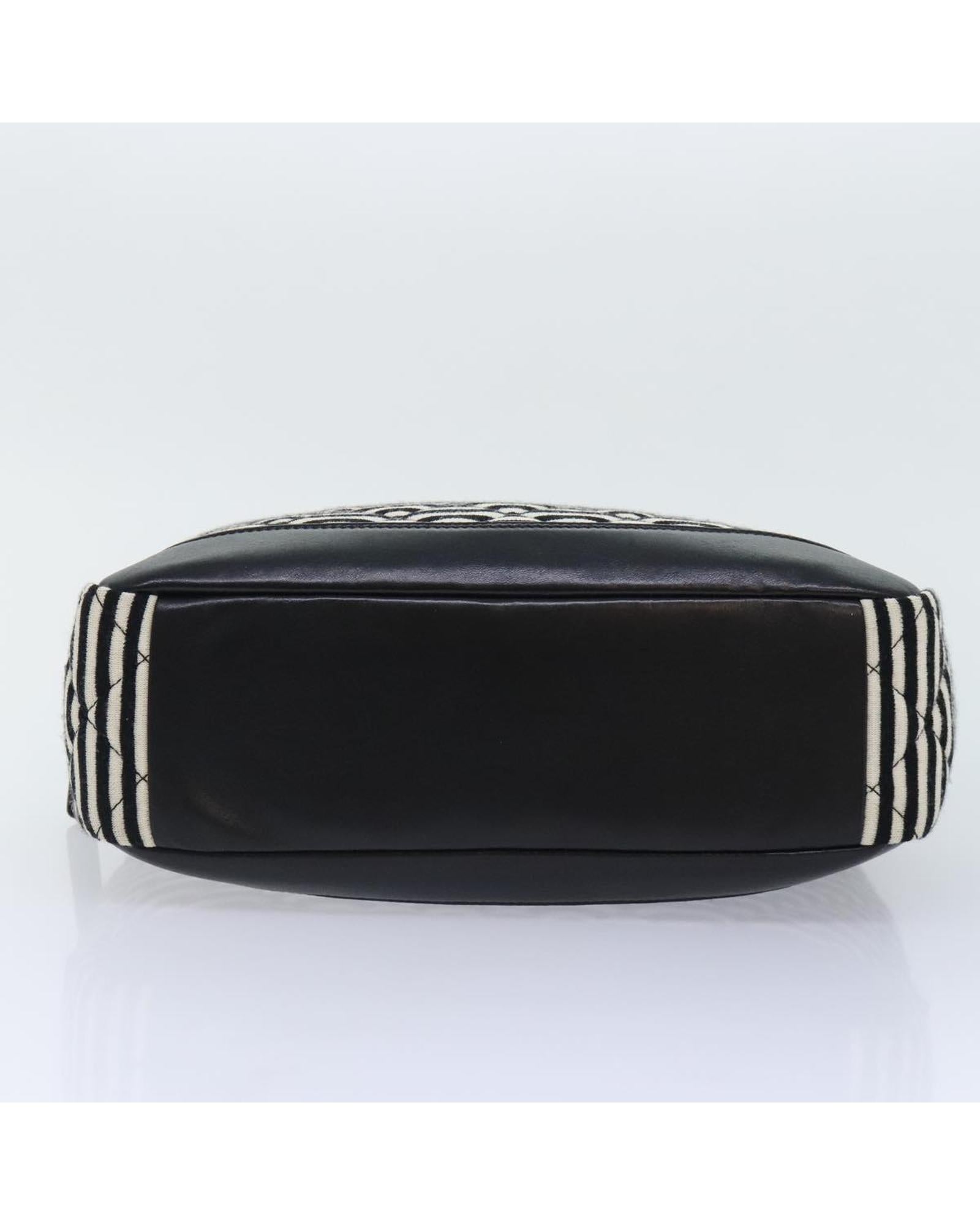 CHANEL Matelasse Chain Shoulder Bag with CC Logo
