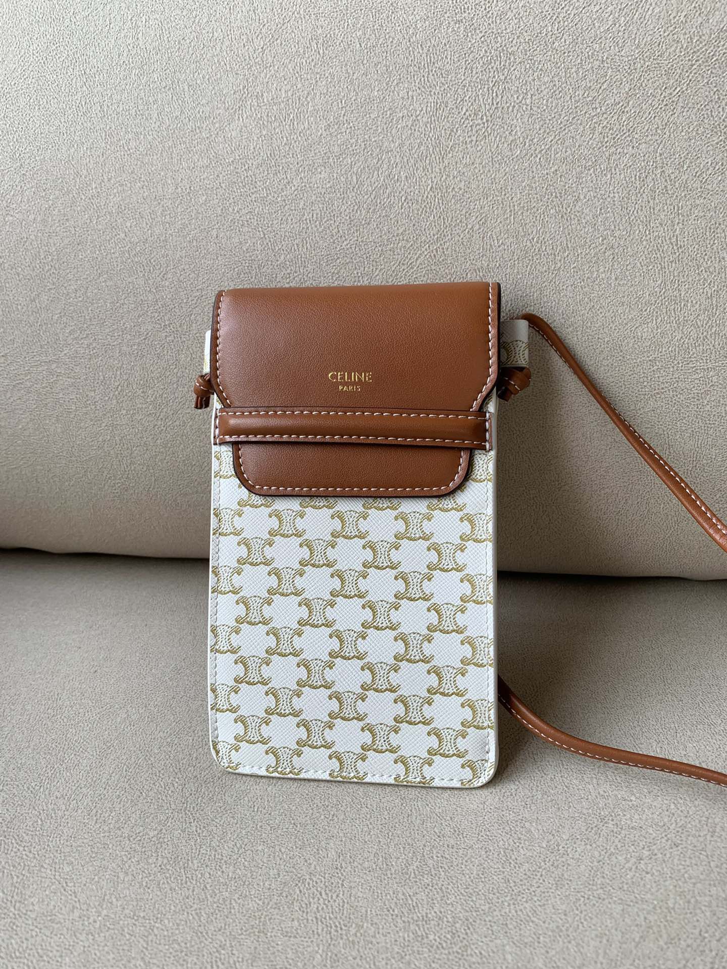 GLAMI Phone Pouch With GlamIap In Triomphe Canvas And Lambskin White/Tan For Women 7in/18cm 10G332CQD.01TA