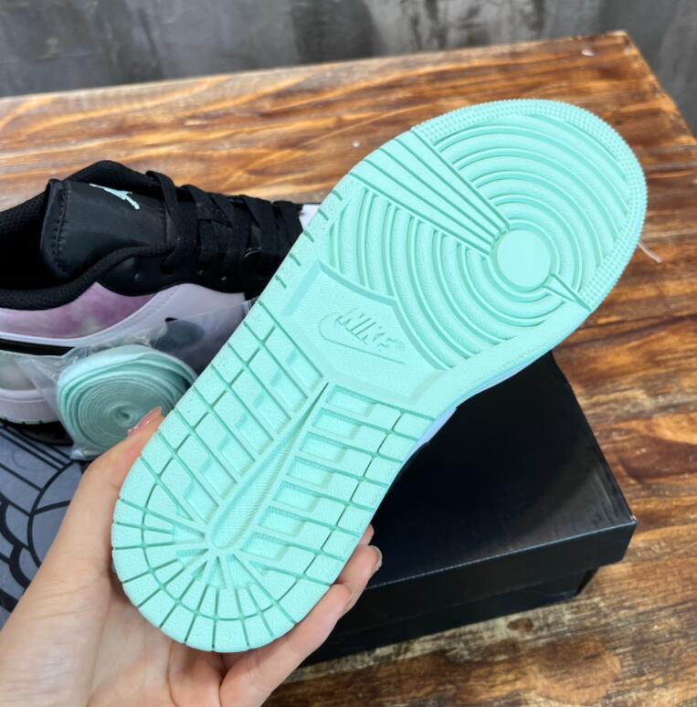 SAMC - NKE Shoes - 643