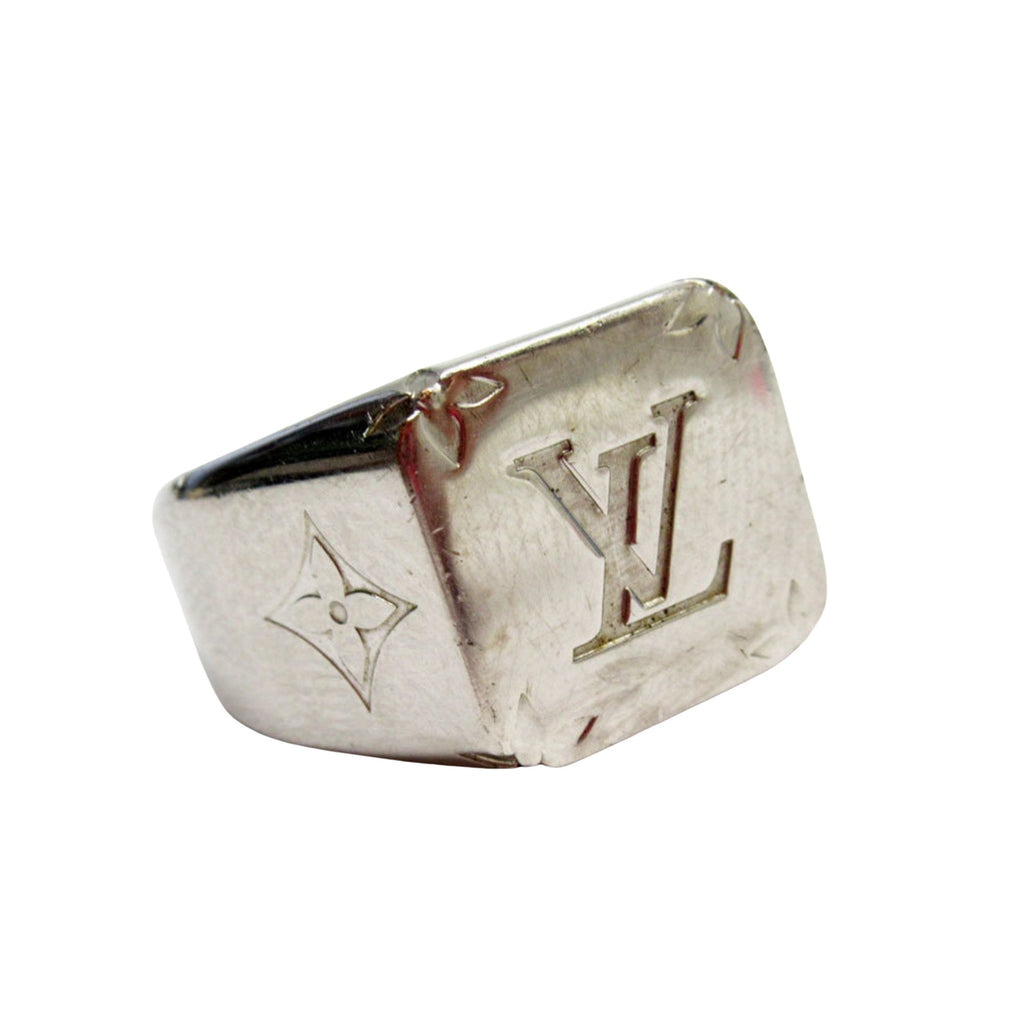 Signet Ring with Dust Bag and Metal Construction