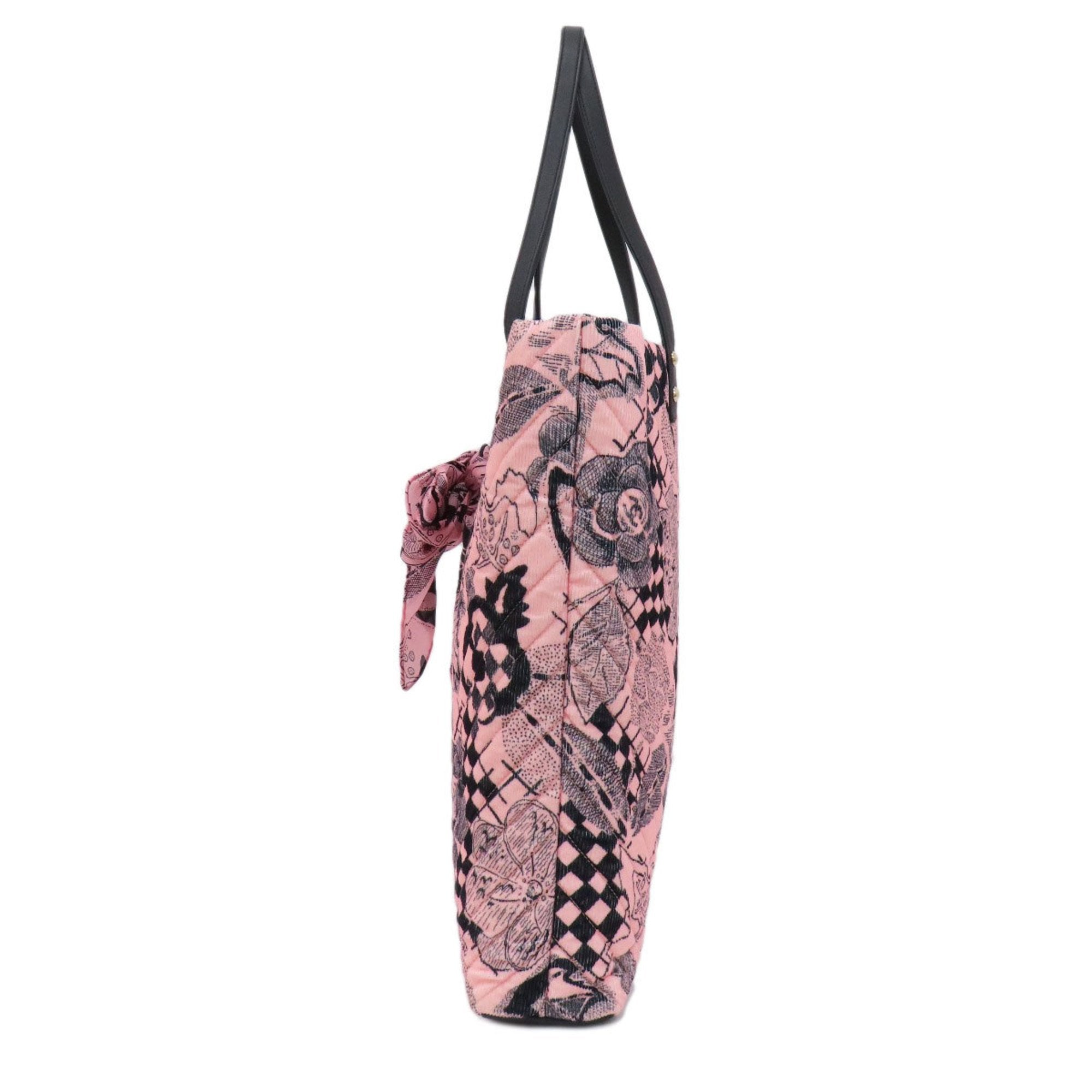 Chanel Floral Quilted ToteModelTote Bag
