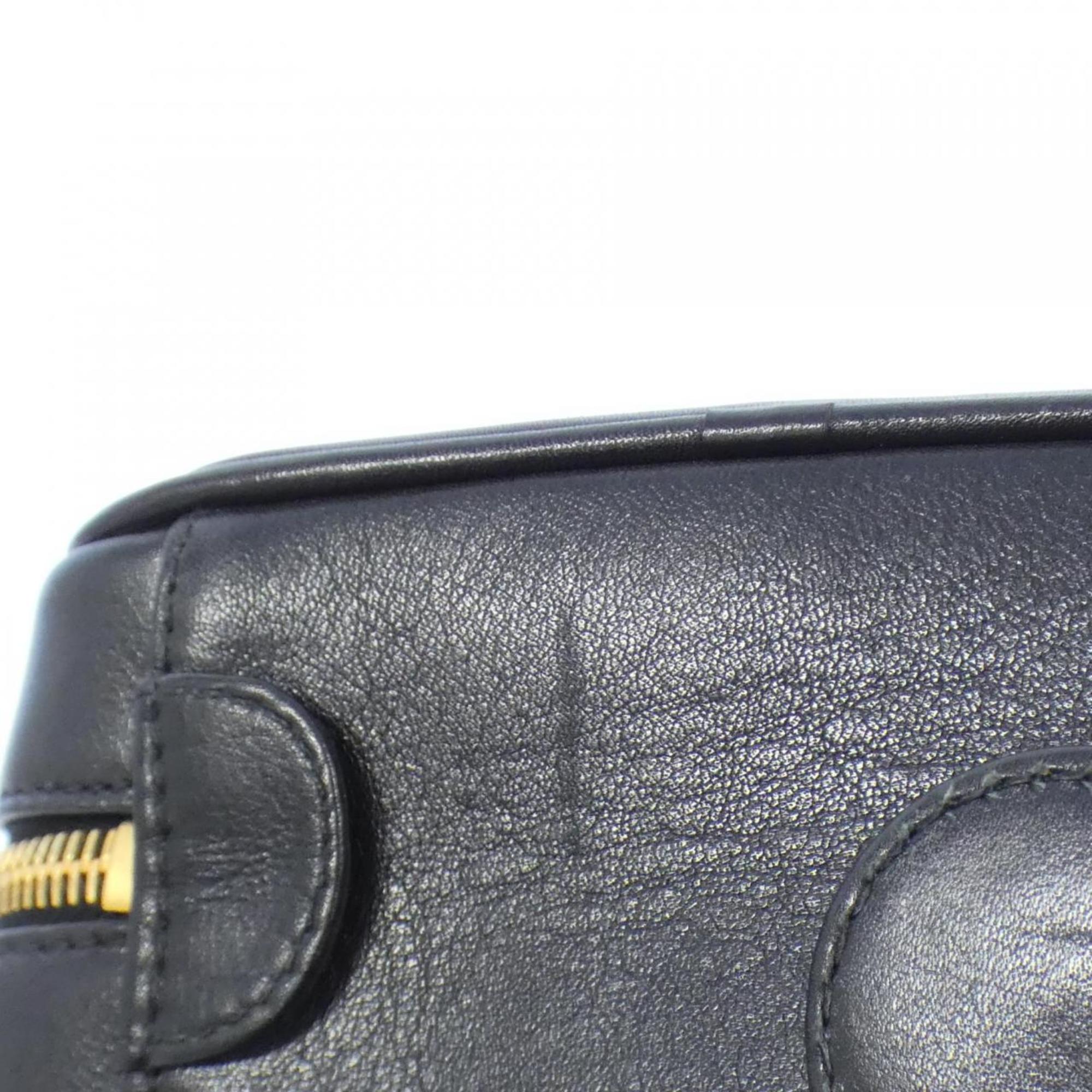 Chanel Leather Handbag in Excellent Condition
