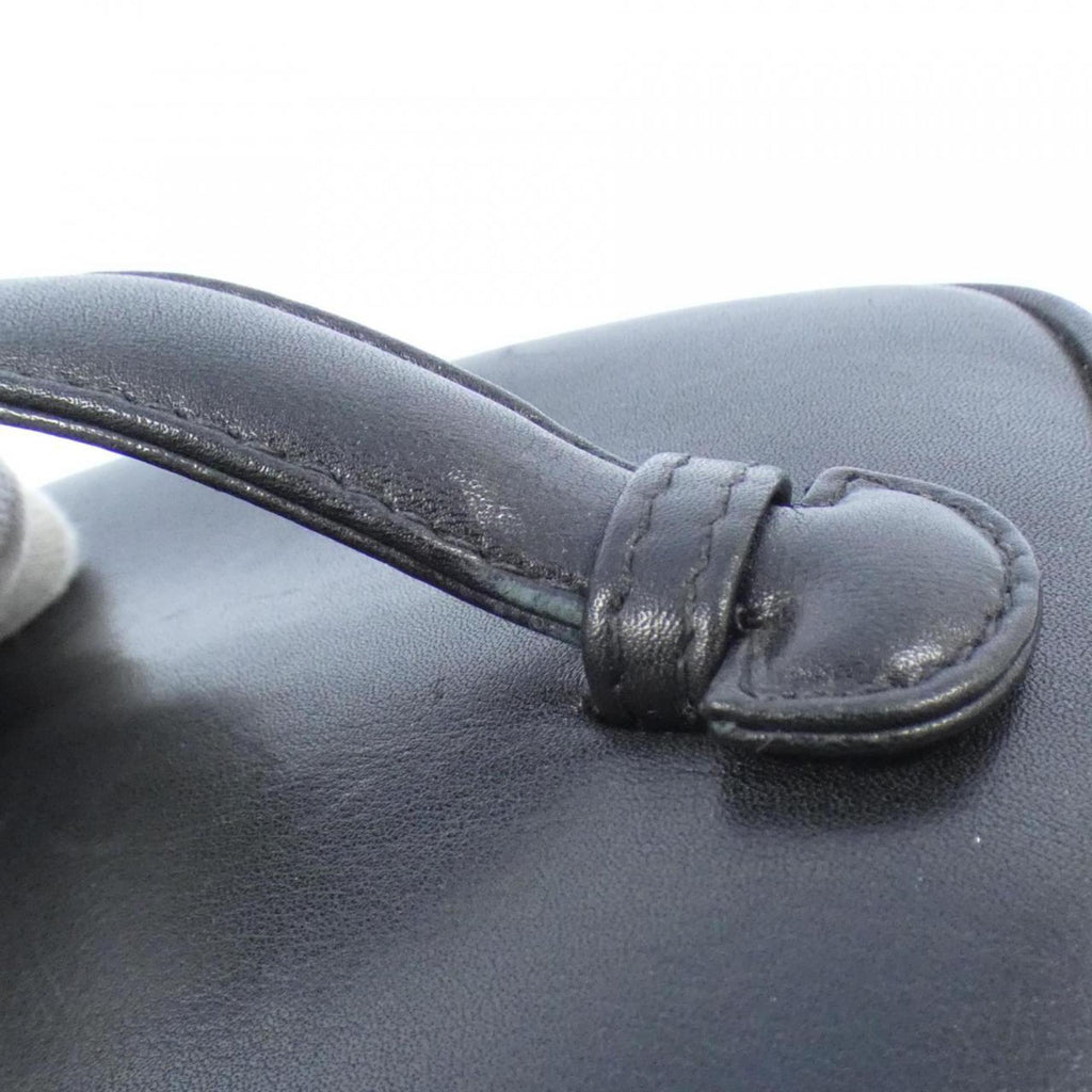 Chanel Leather Handbag in Excellent Condition
