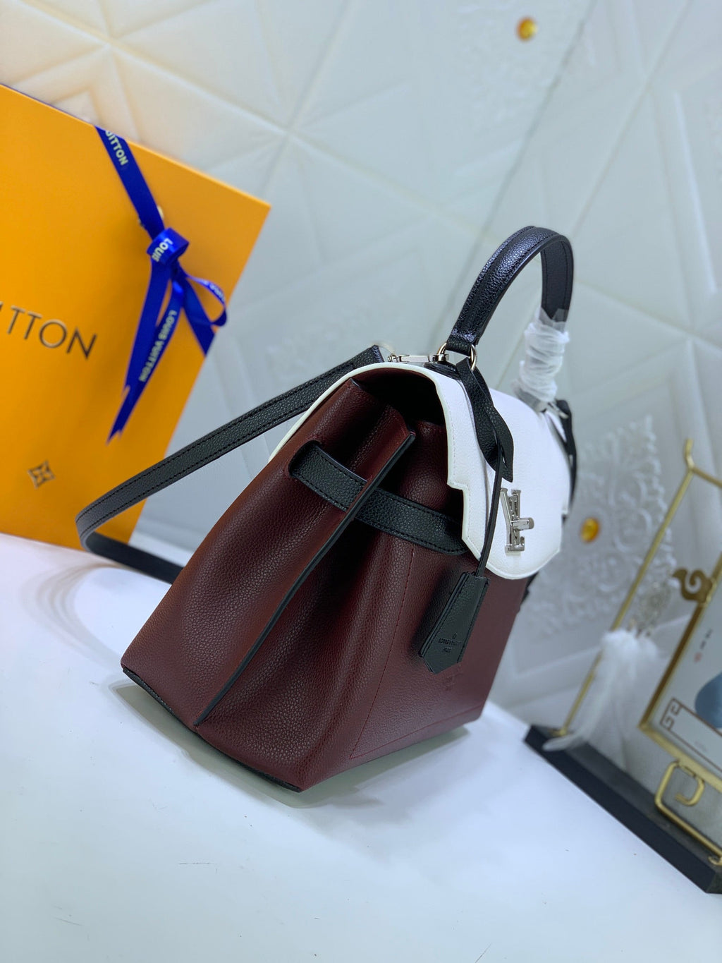 EN - Luxury Bags LUV 747