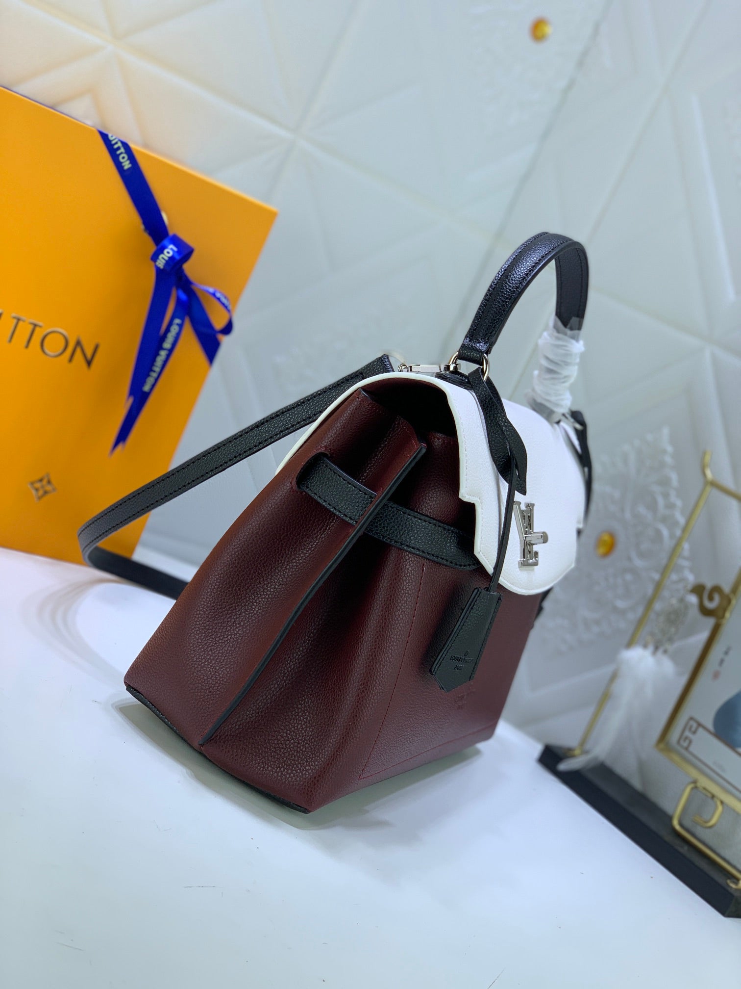 EN - Luxury Bags LUV 747