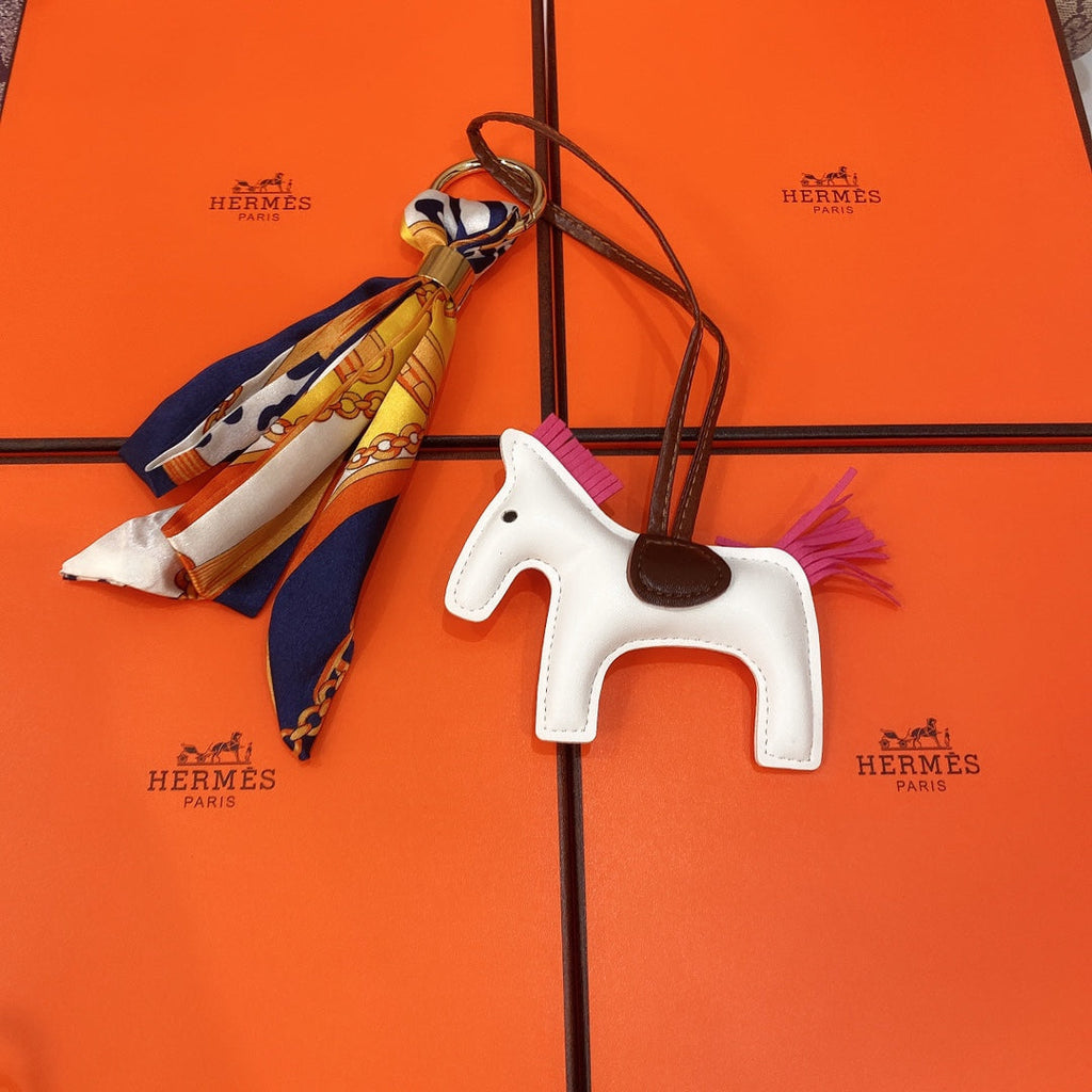 EN - Lux Keychains LUV 088