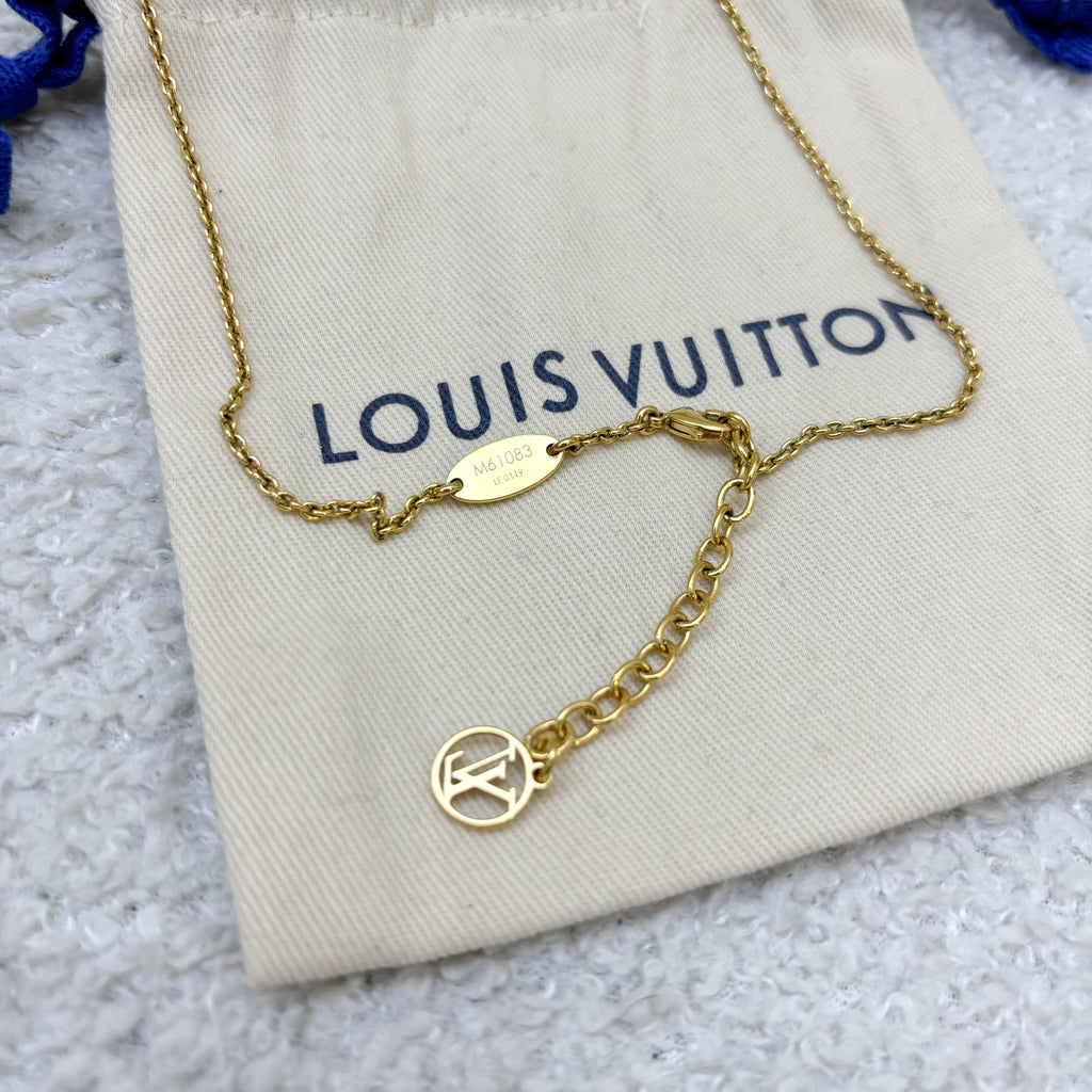 LV Essential V Necklace in Gold Tone HW