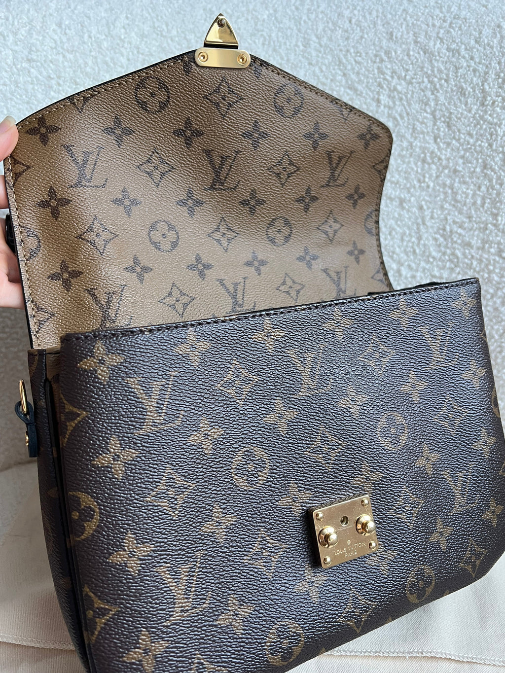 Louis Vuitton Pochette Metis Reverse Monogram (RRP £2,000)