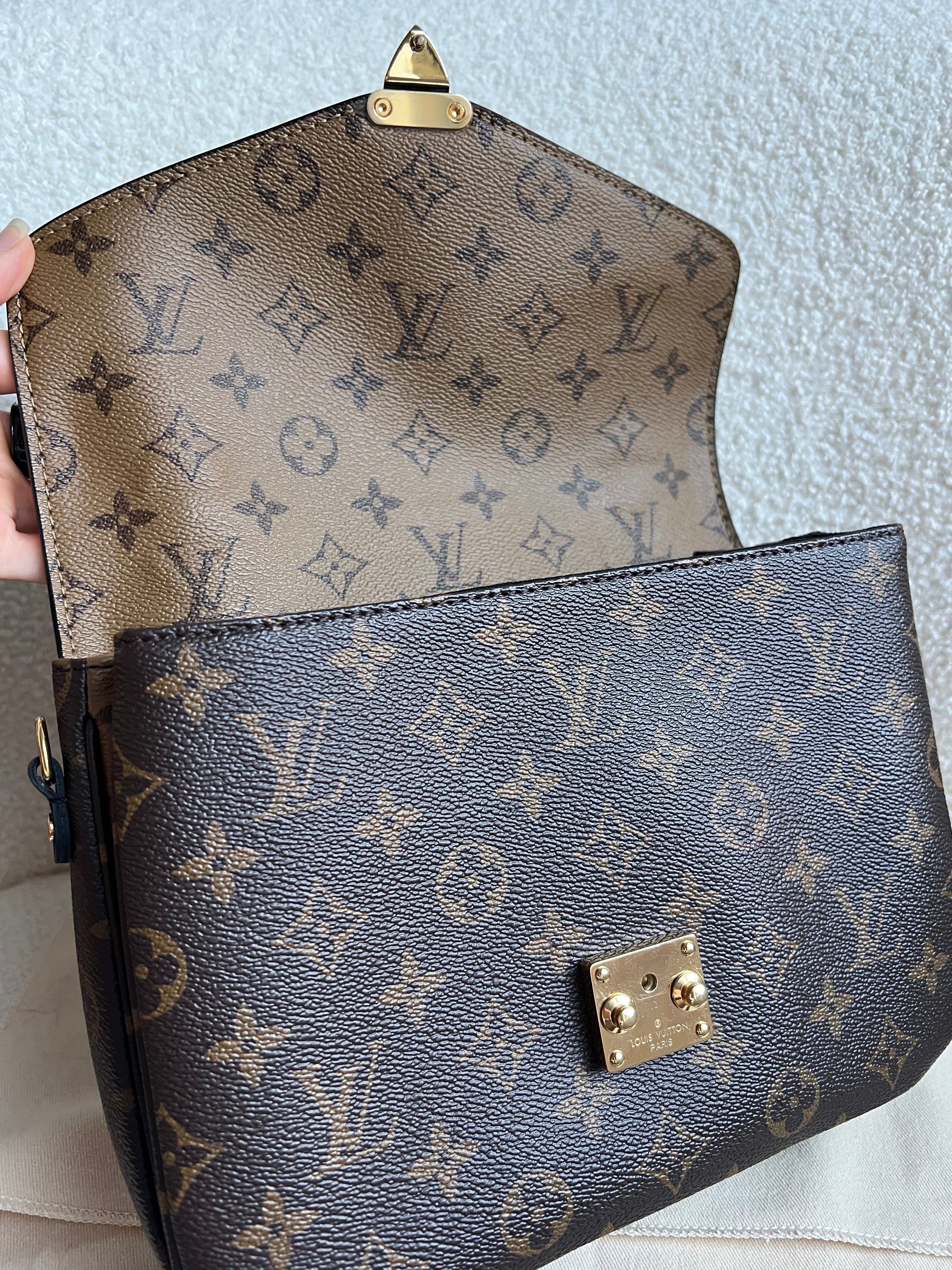 Louis Vuitton Pochette Metis Reverse Monogram (RRP £2,000)