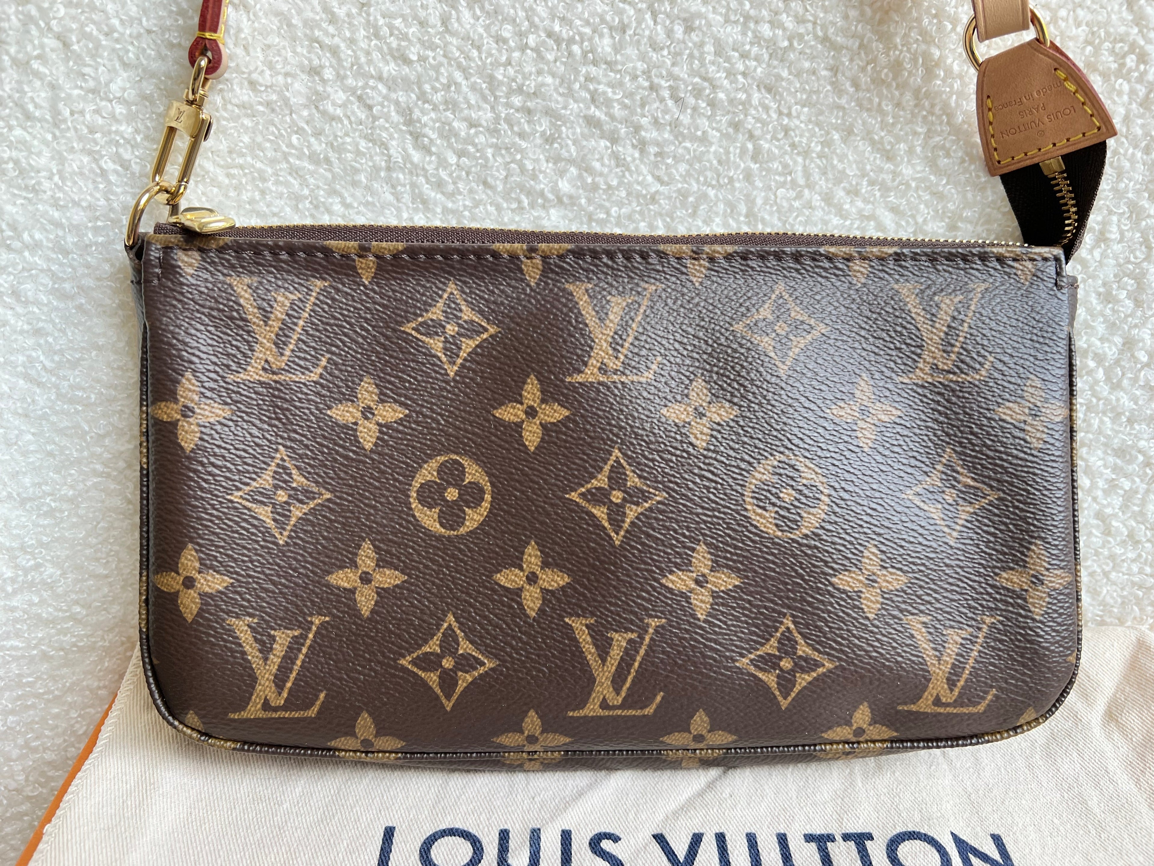 Louis Vuitton Pochette Accessoires Monogram (RRP £970)