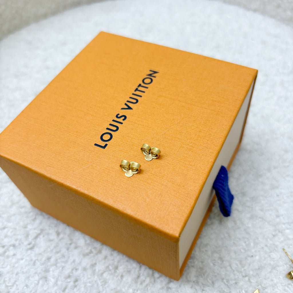 LV Essential V Stud Earrings in Gold tone HW