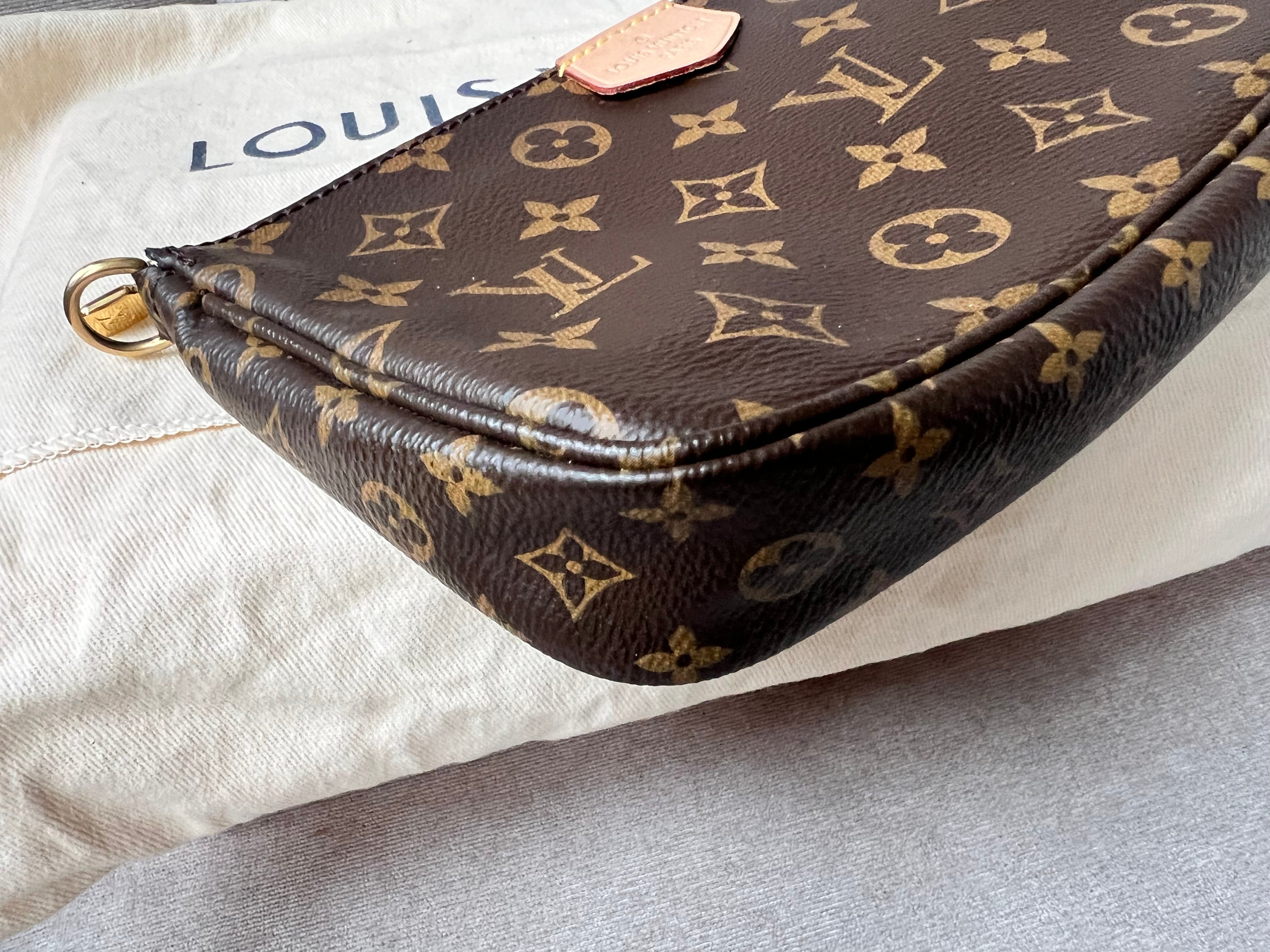 Louis Vuitton Multi Pochette Accessoires Khaki (RRP £1970)