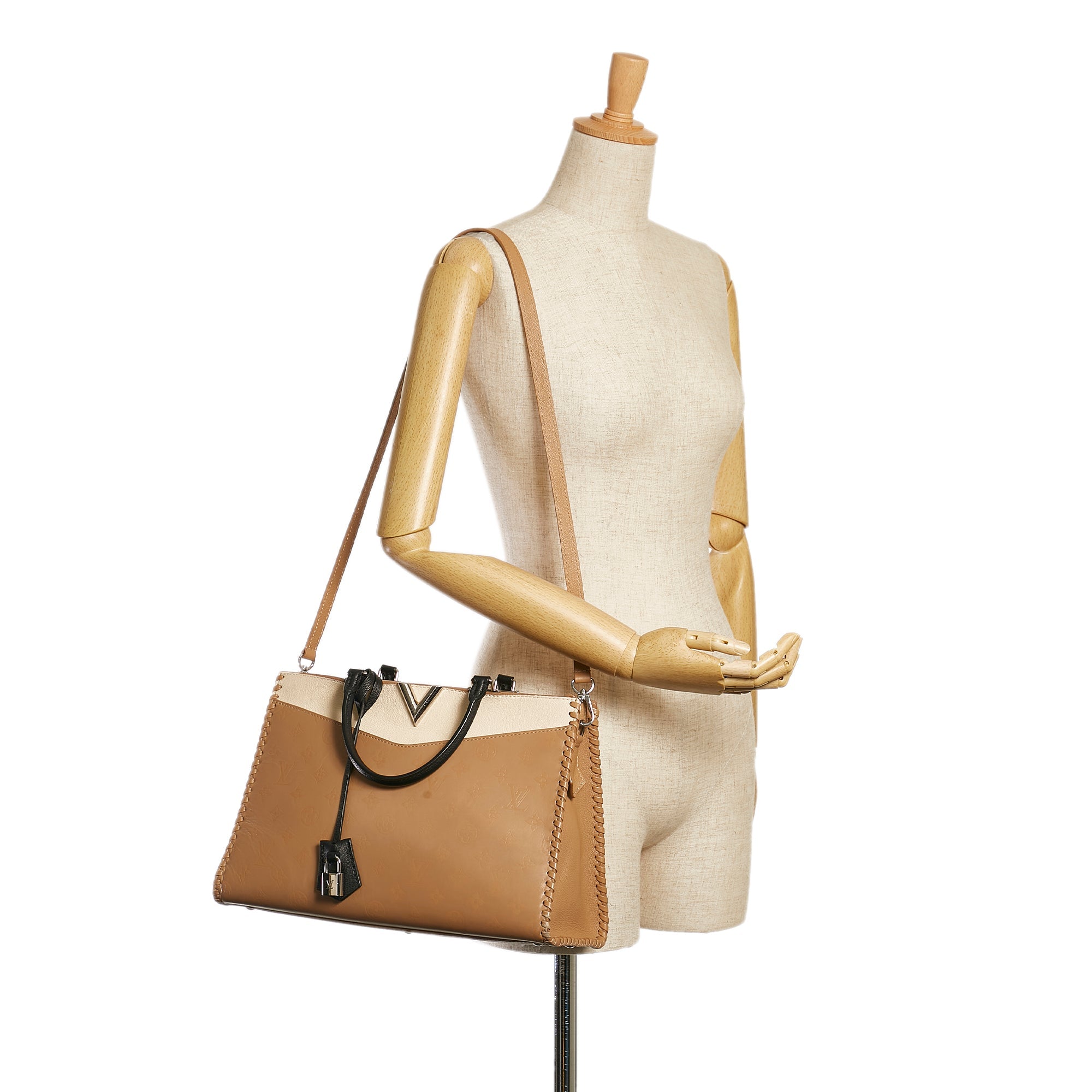 Tan Louis Vuitton Monogram Cuir Plume Very Zipped