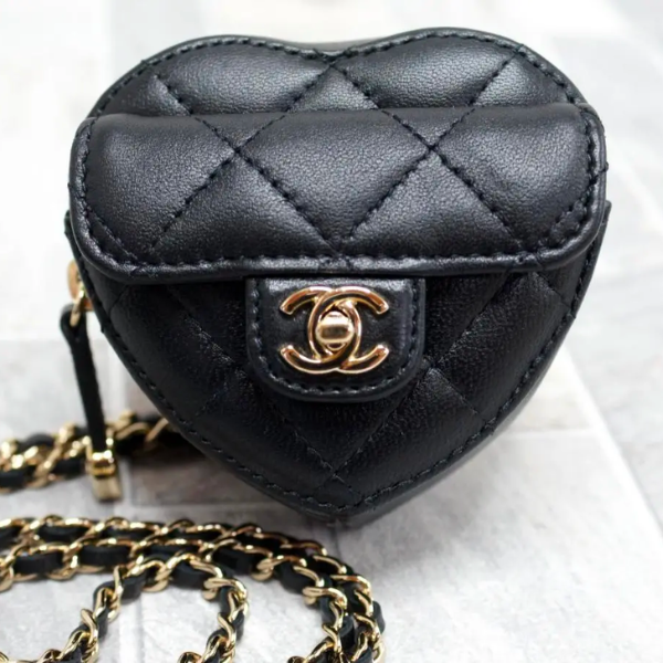 Chanel Heart Shape Matrasse Lambskin Complete with Accessories