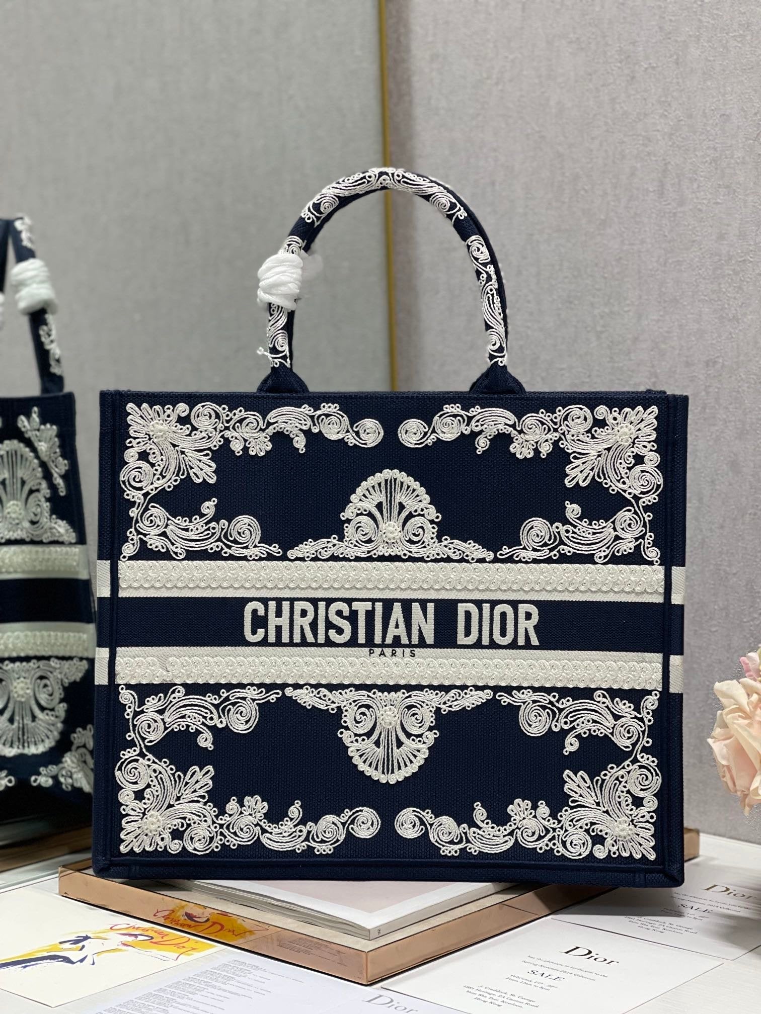 GLAMI MeGLAMIum Book Tote Blue and White Cornely Embroidery, Blue, For Women WomenÃ¢â‚¬â„¢s Handbags, Shoulder Bags, 42cm CD M1286ZTZB_M928