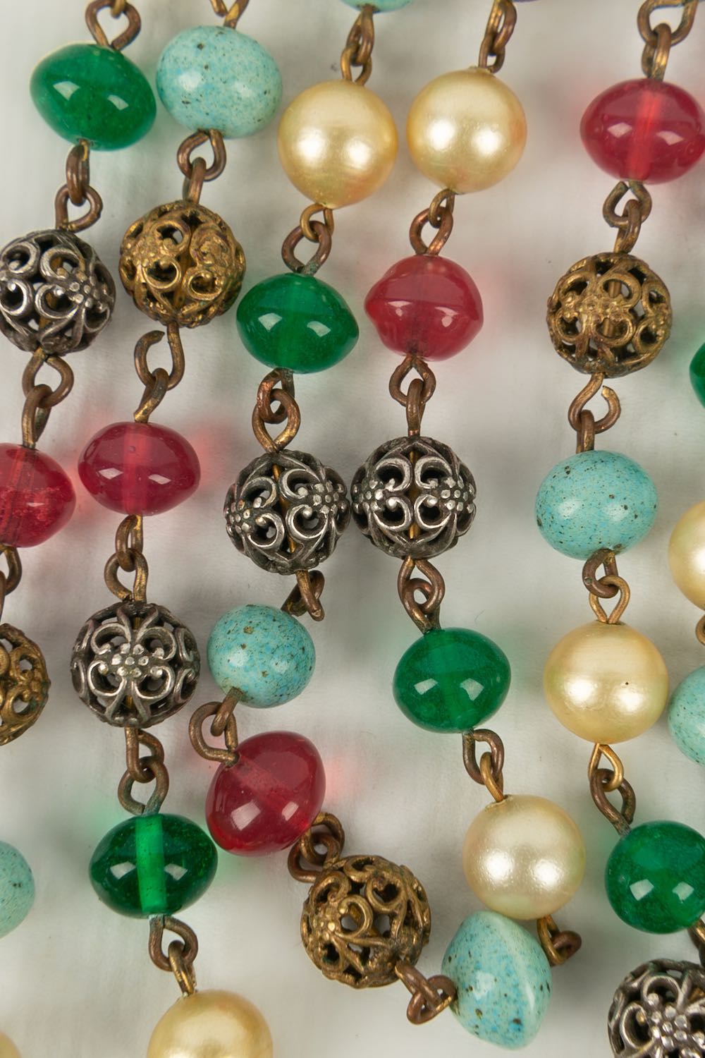 Collier ancien en pÃƒÆ’Ã‚Â¢te de verre.