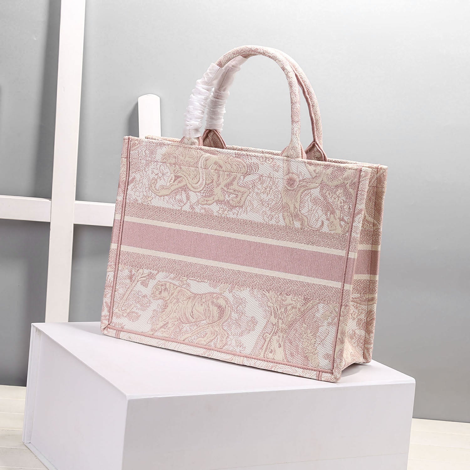 GLAMI MeGLAMIum Book Tote Bag By Maria Grazia Chiuri Pink For Women 14in/36cm CD M1296ZTDT_M912