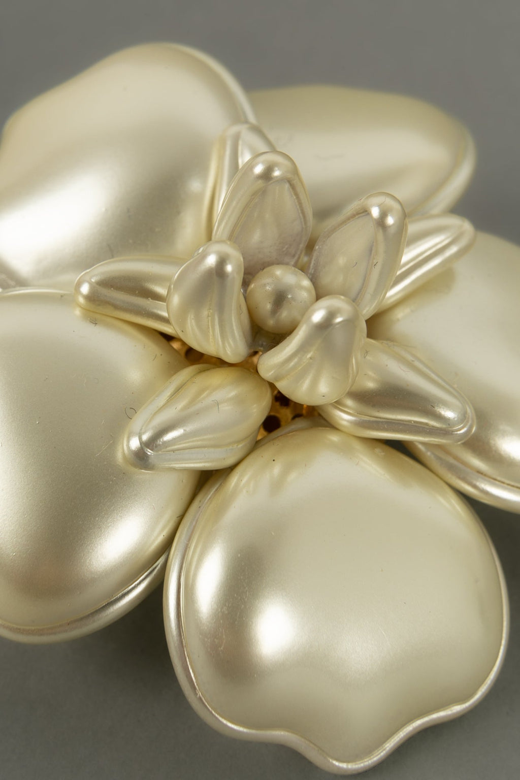 Broche Augustine
