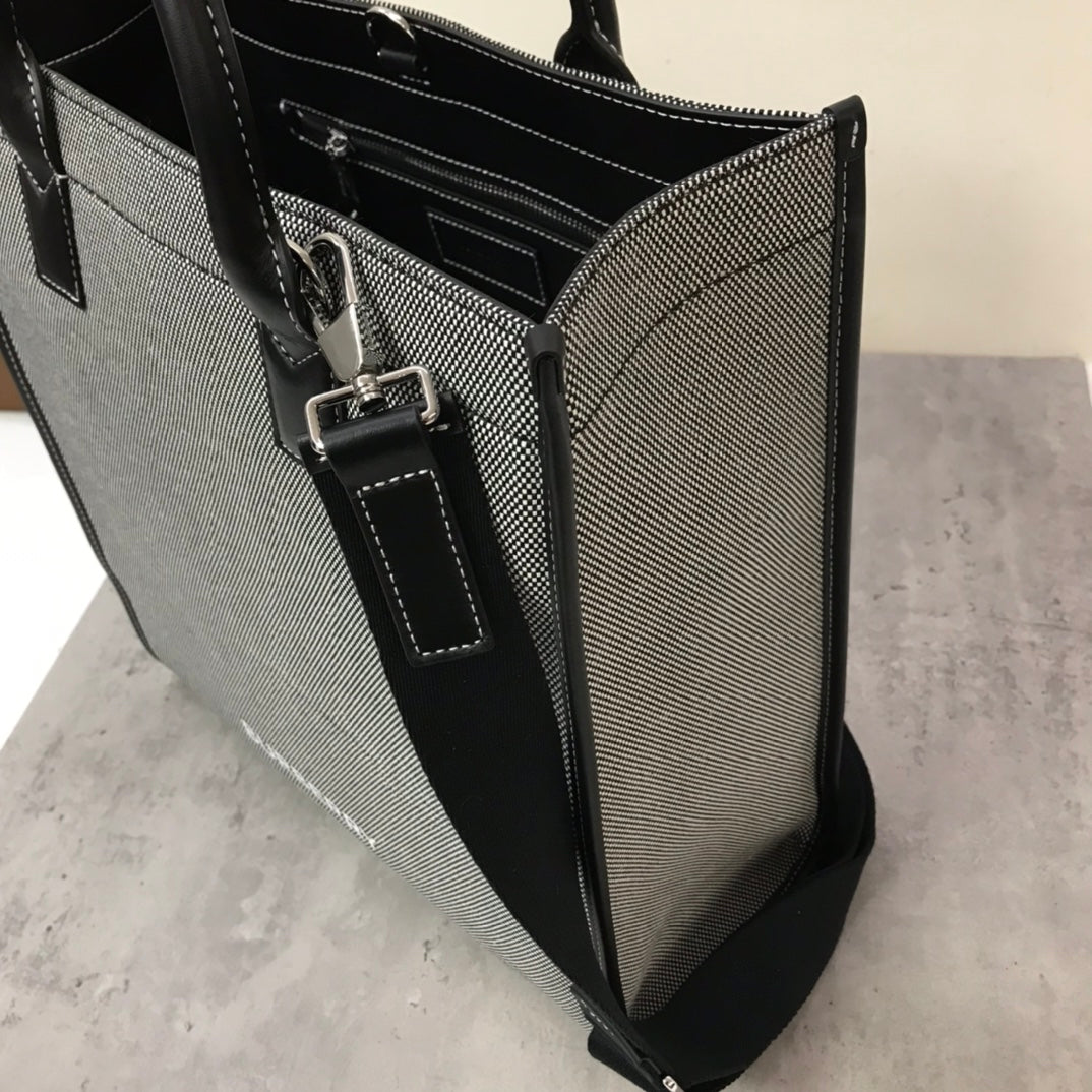 GLAMI Horseferry Print Cotton Canvas Tote Black/Grey For Women, WomenÃ¢â‚¬â„¢s Bags, Shoulder And Crossbody Bags 14in/ 35.5cm BUR 80508141