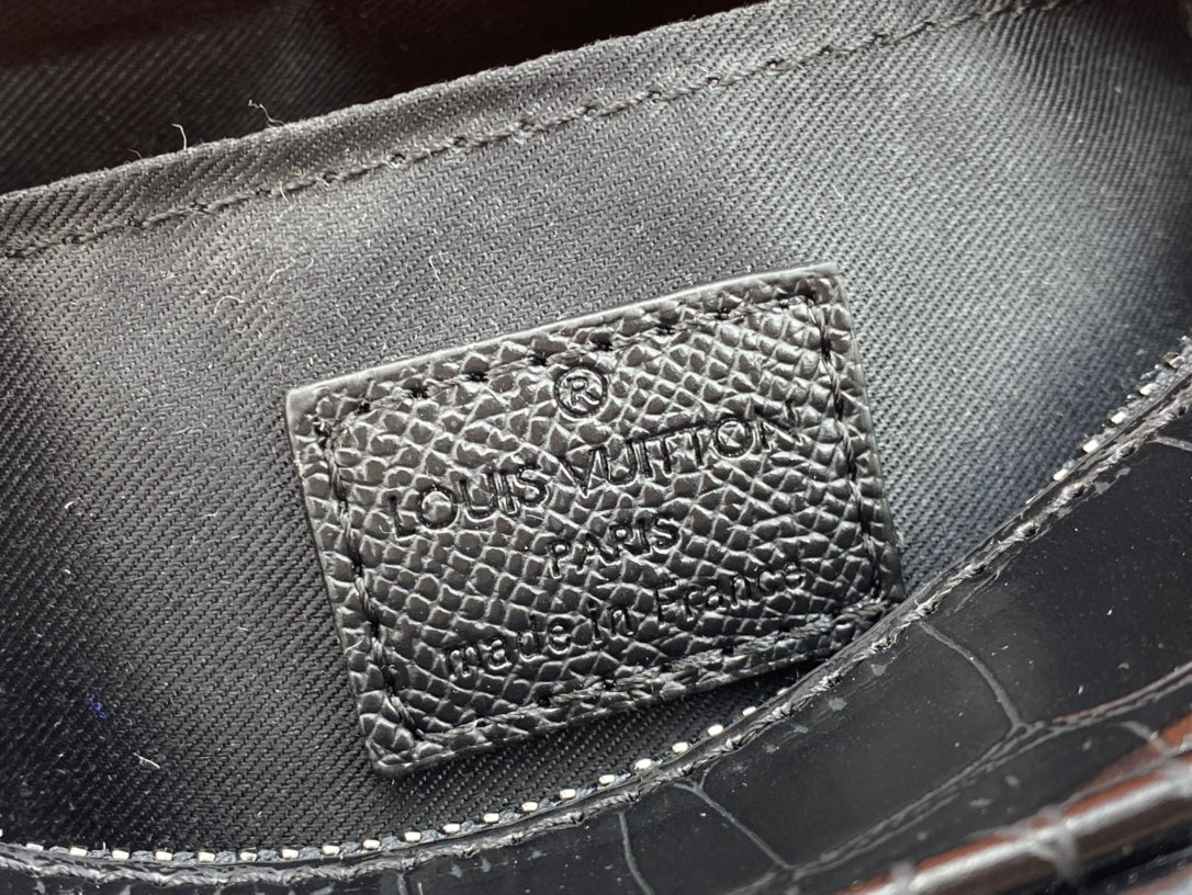 EN - Luxury Bags LUV 741