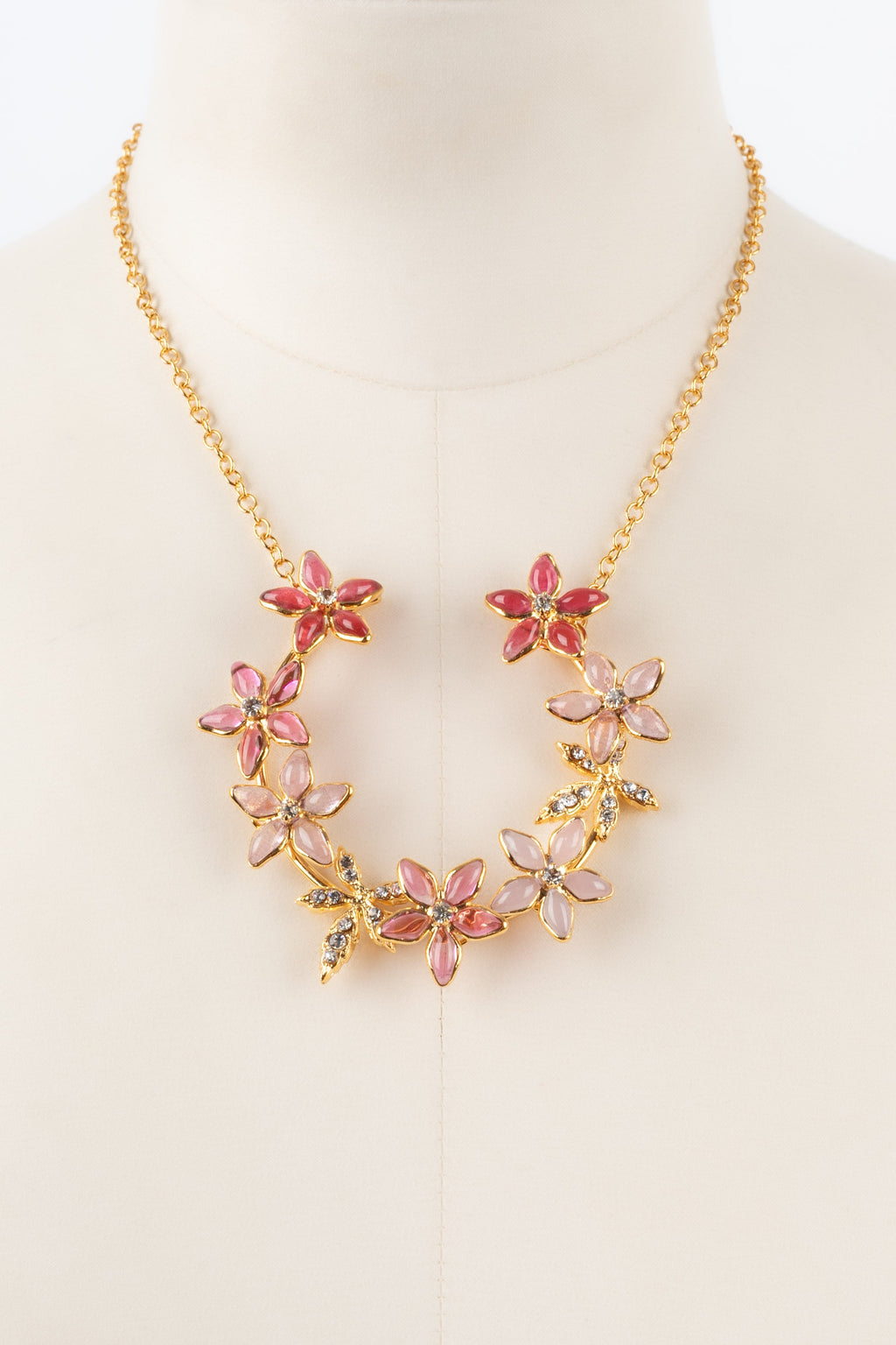 Collier Augustine