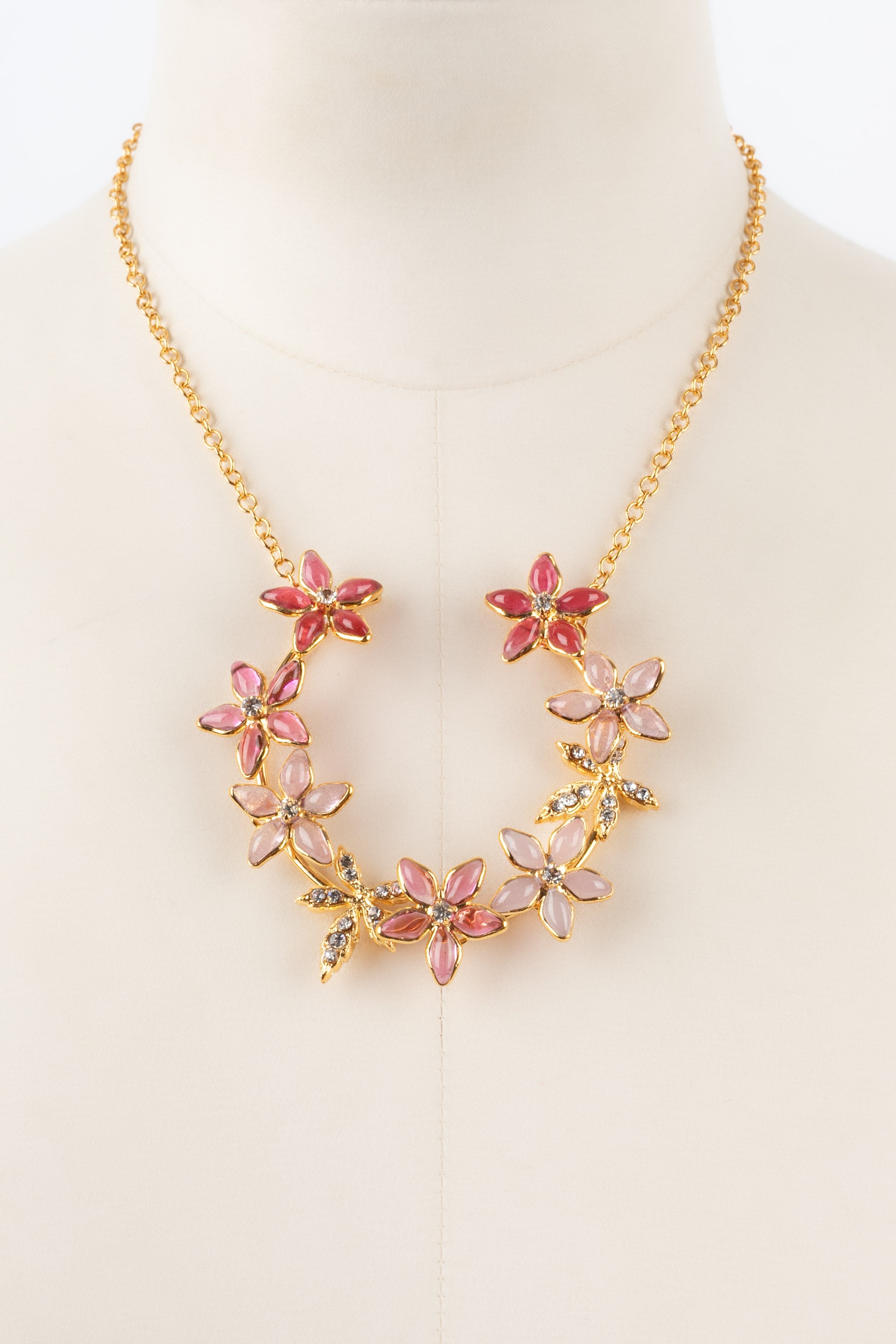 Collier Augustine
