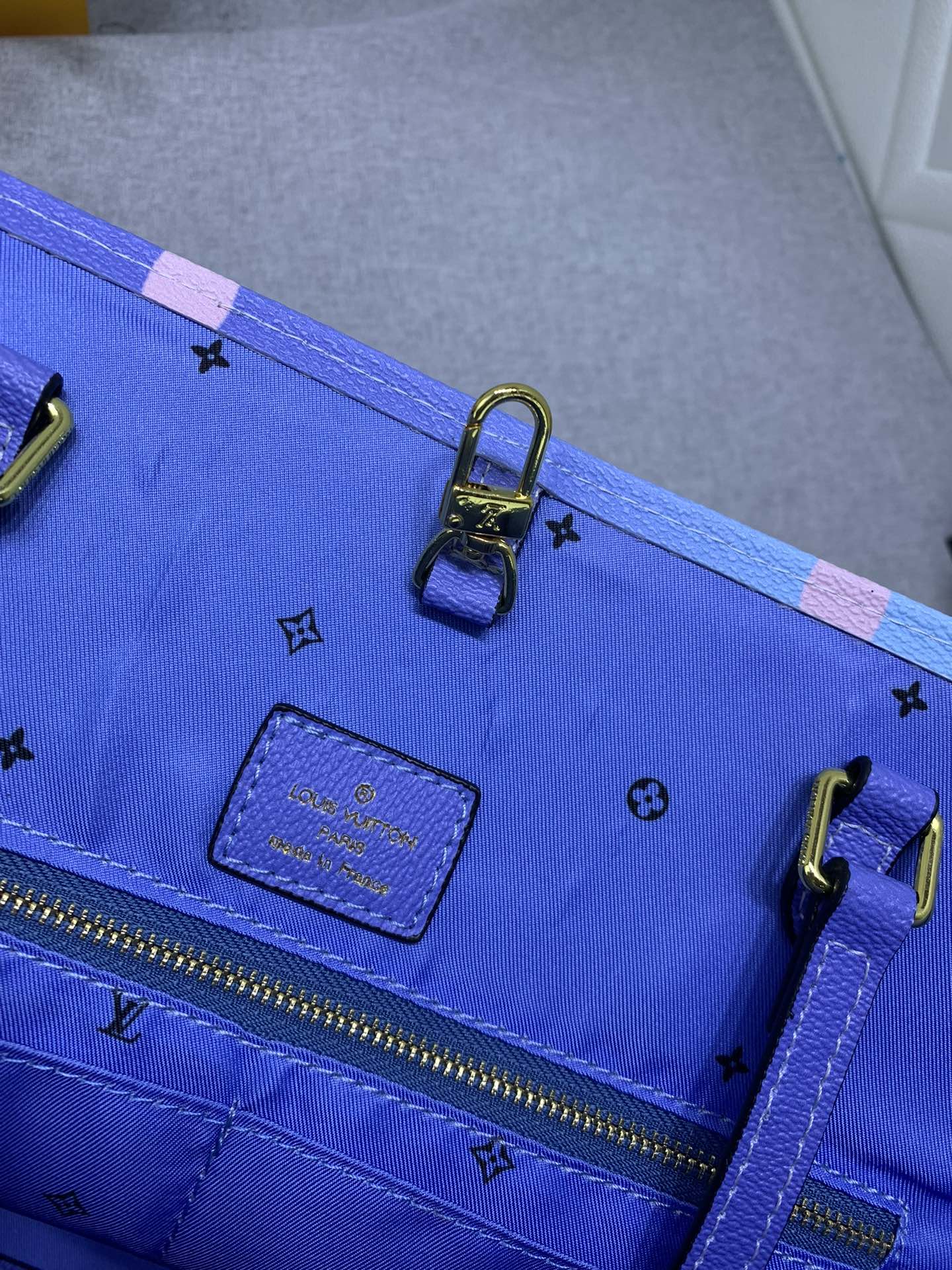 EN - Luxury Bags LUV 748