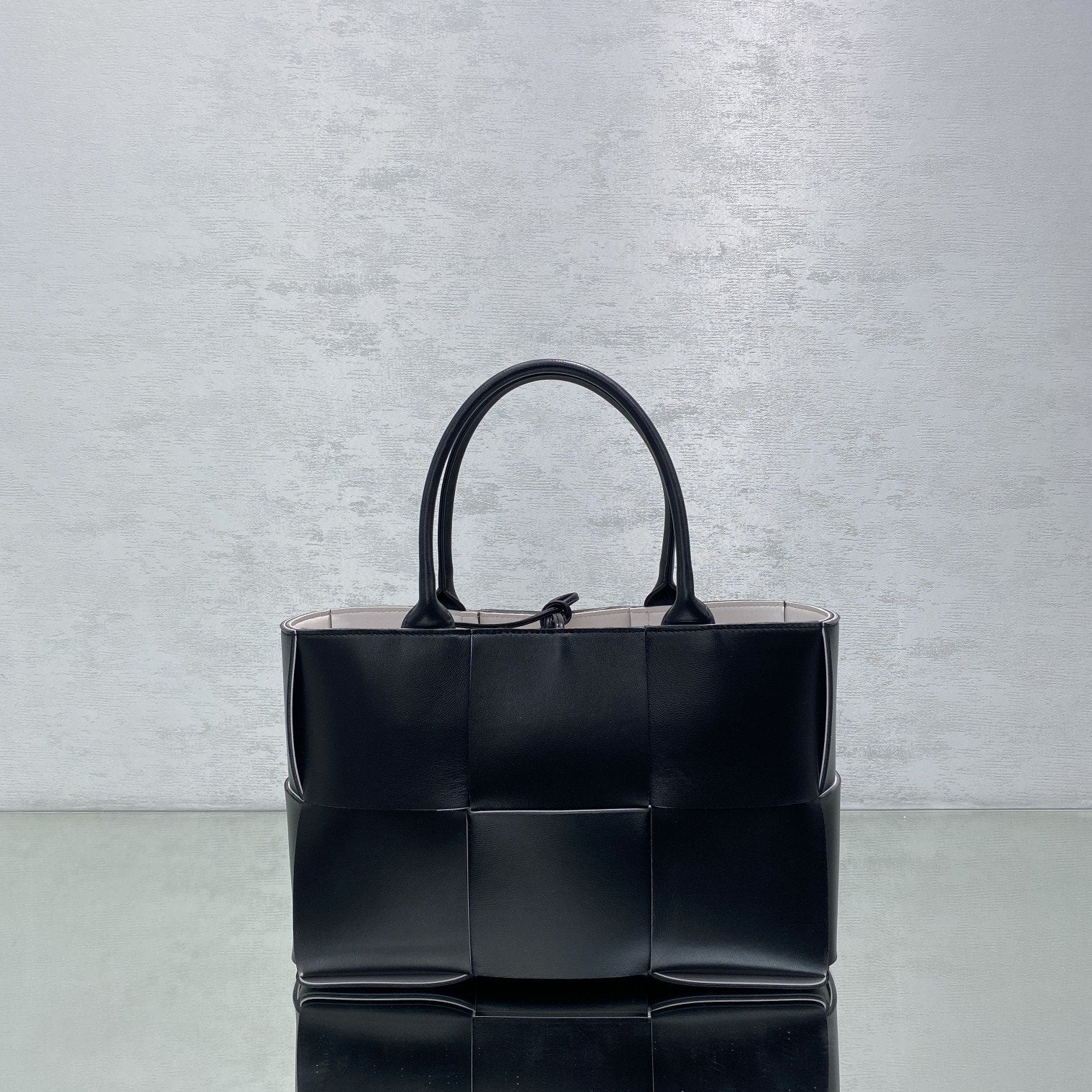 GLAMI Small Arco Tote Bag Black, For Women, Bags 14.2in/36cm