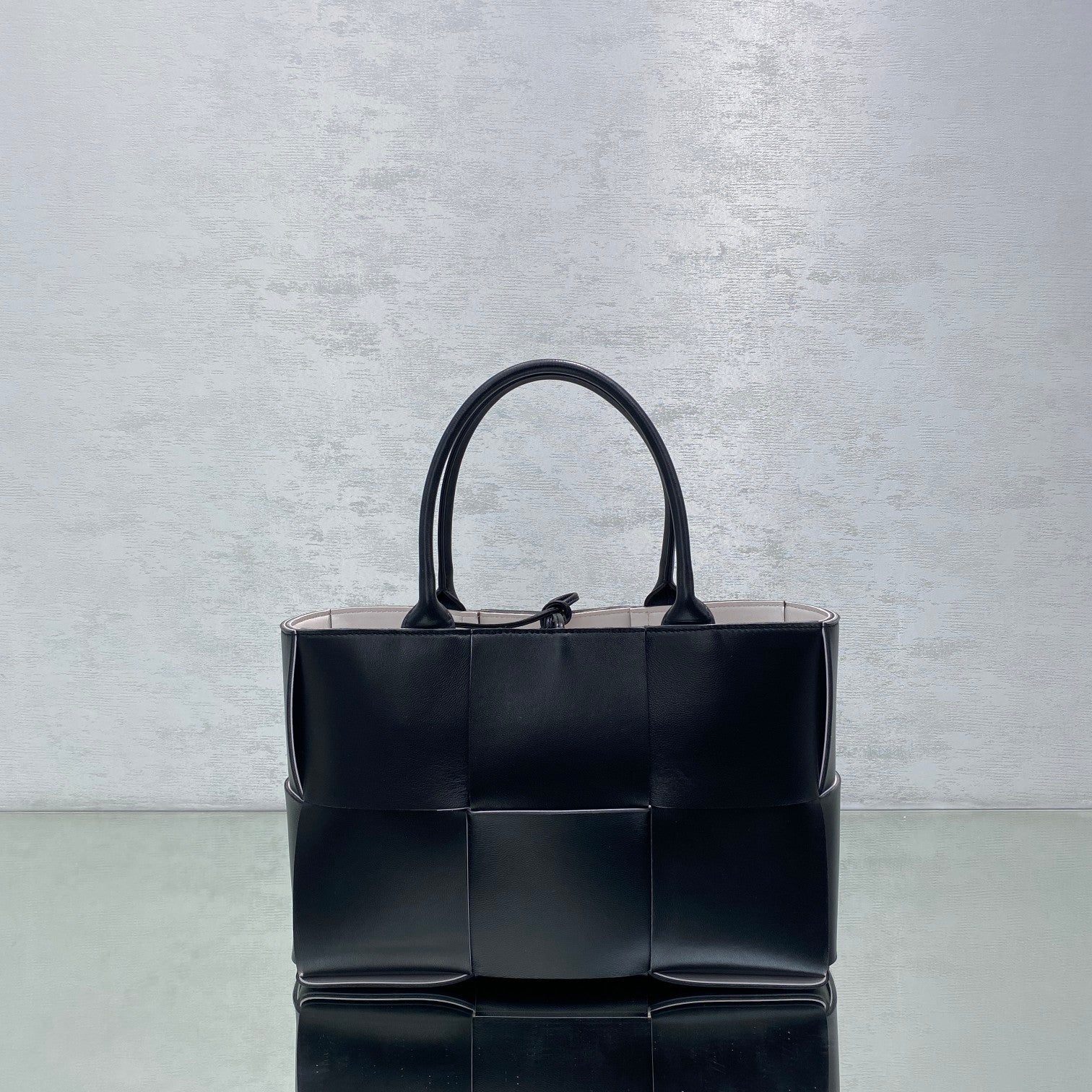 GLAMI Small Arco Tote Bag Black, For Women, Bags 14.2in/36cm
