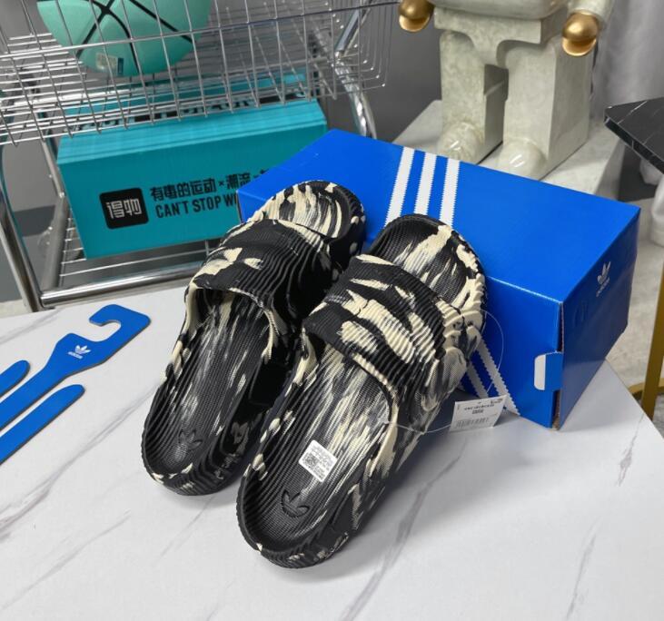 SAMC - YZO Sneakers - 062