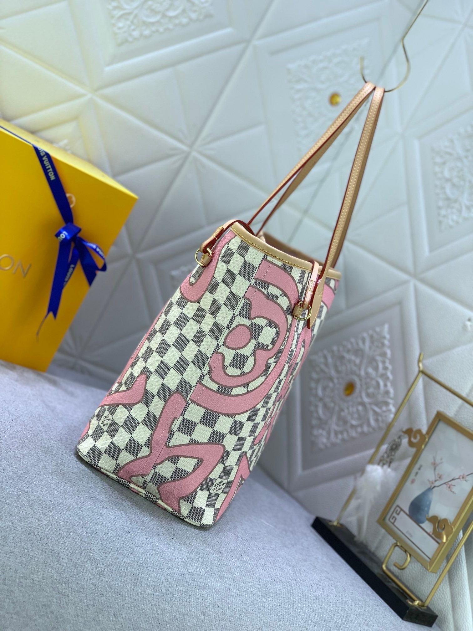 EN - Luxury Bags LUV 812